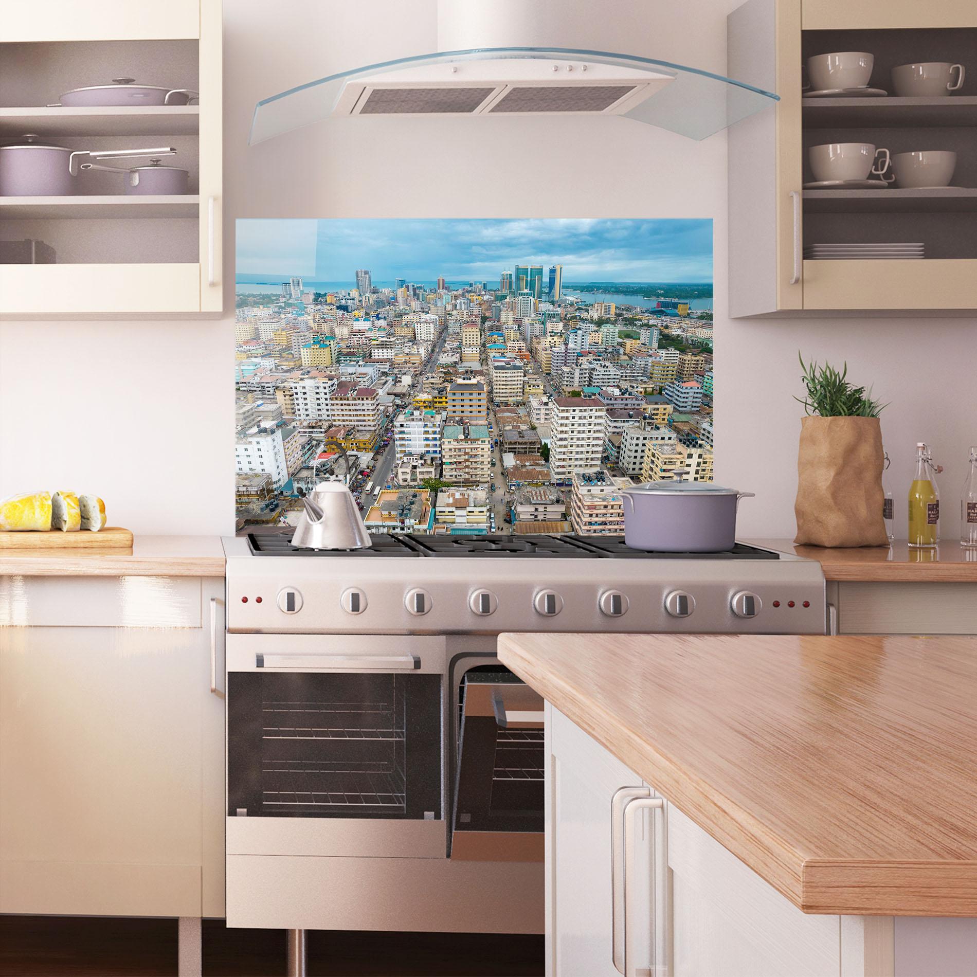 Küchenrückwand Glas Tanzania Building View mockup 1