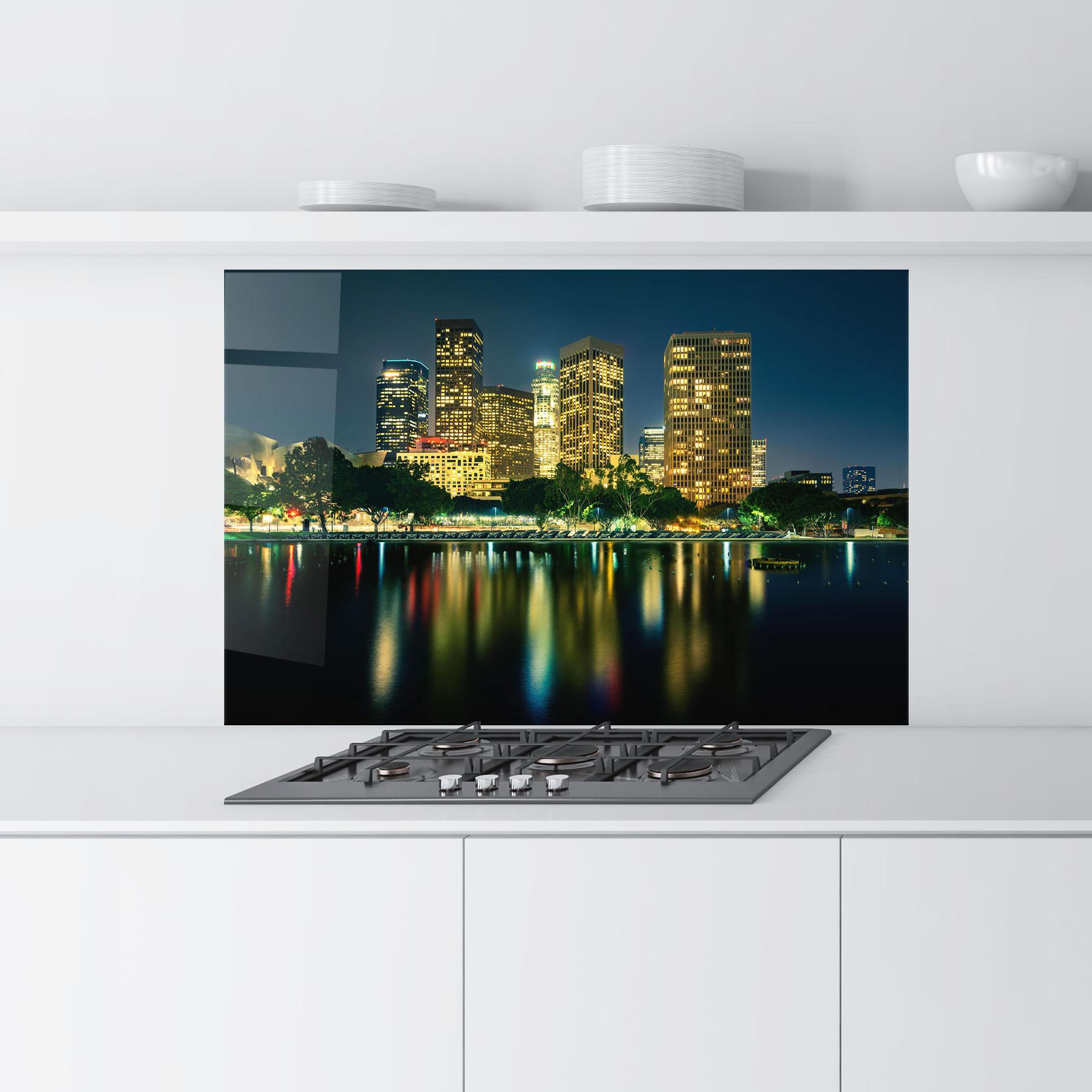 Küchenrückwand Glas Los Angeles Night mockup 9