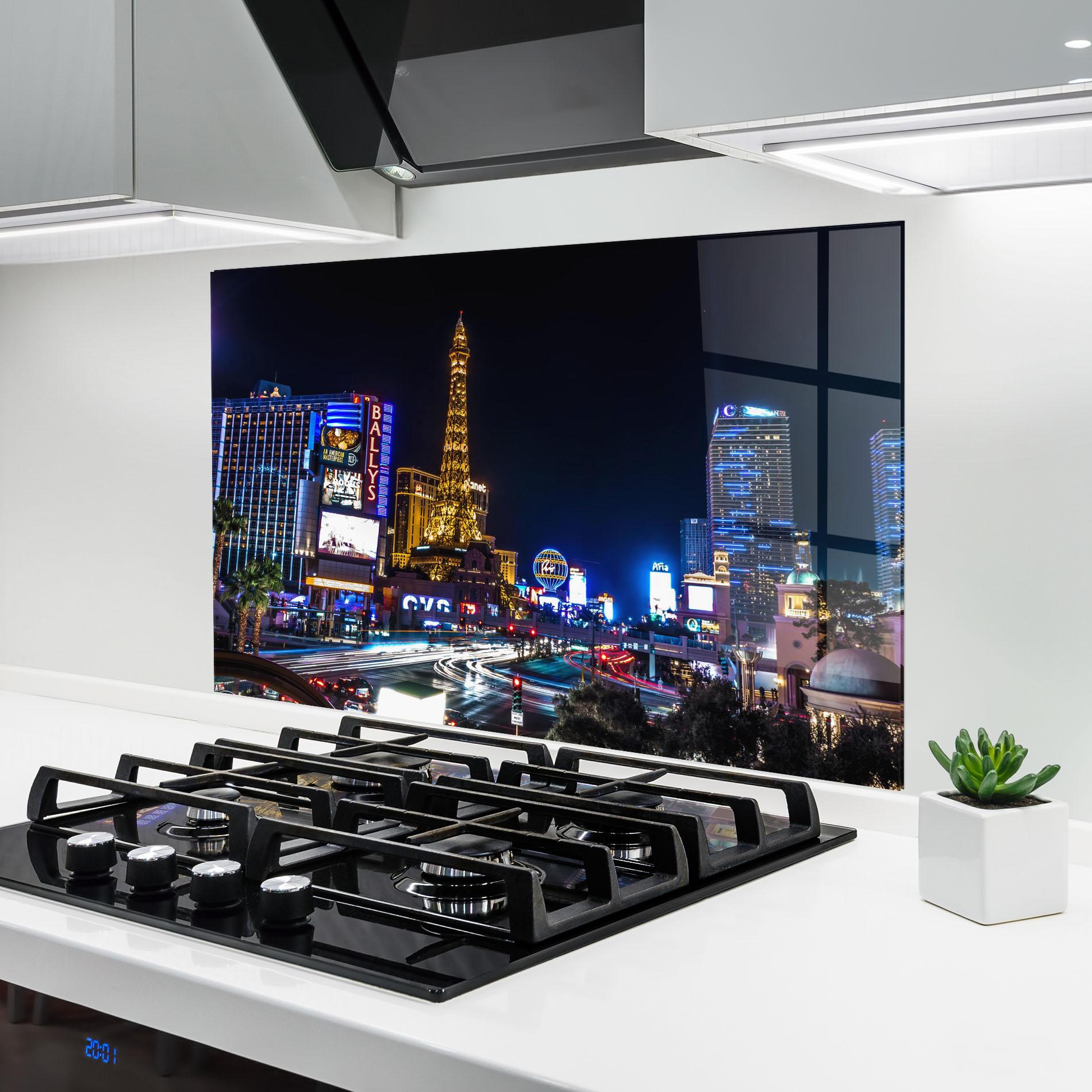 Küchenrückwand Glas Las Vegas Night mockup 6