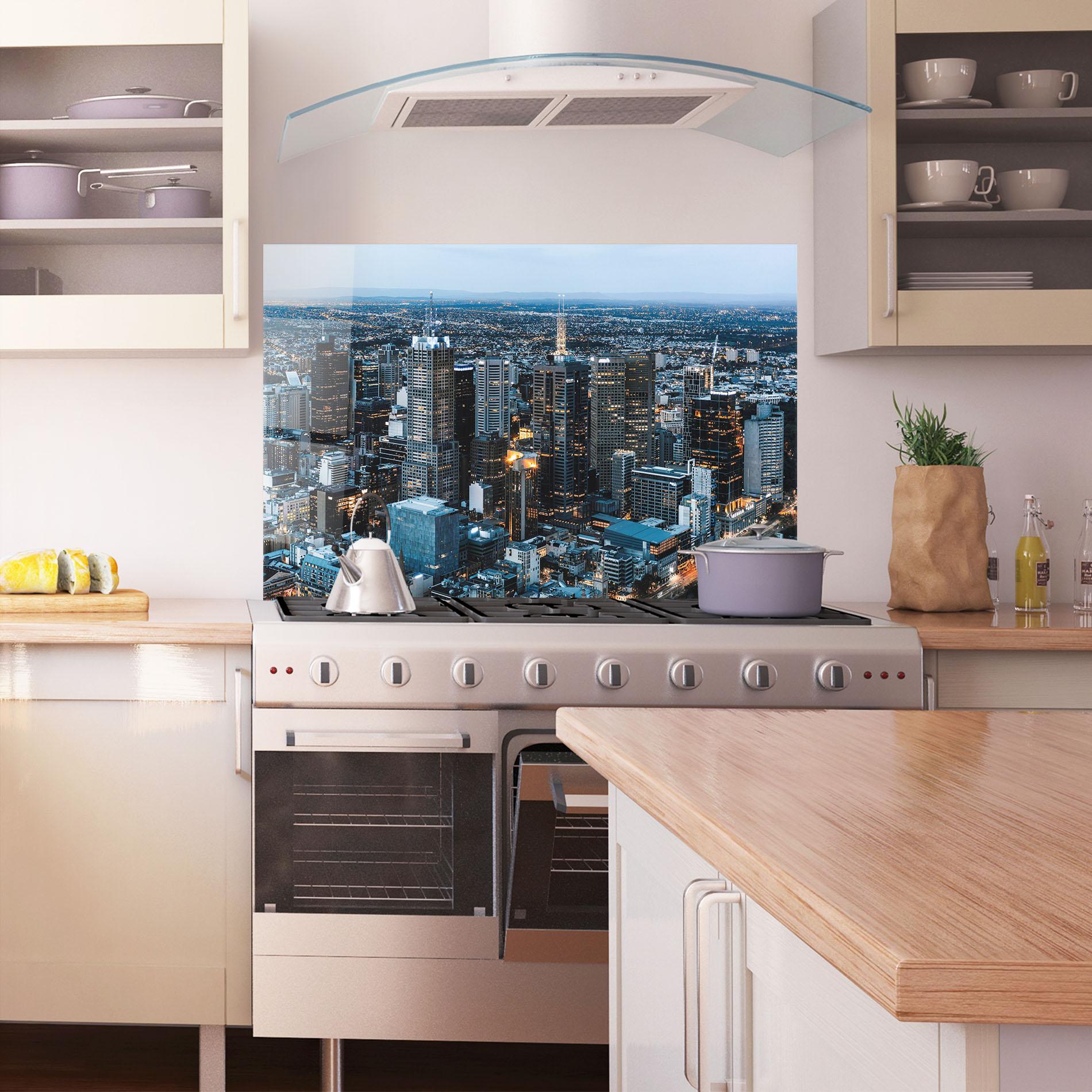 Küchenrückwand Glas Yellow Lights Skyline mockup 1
