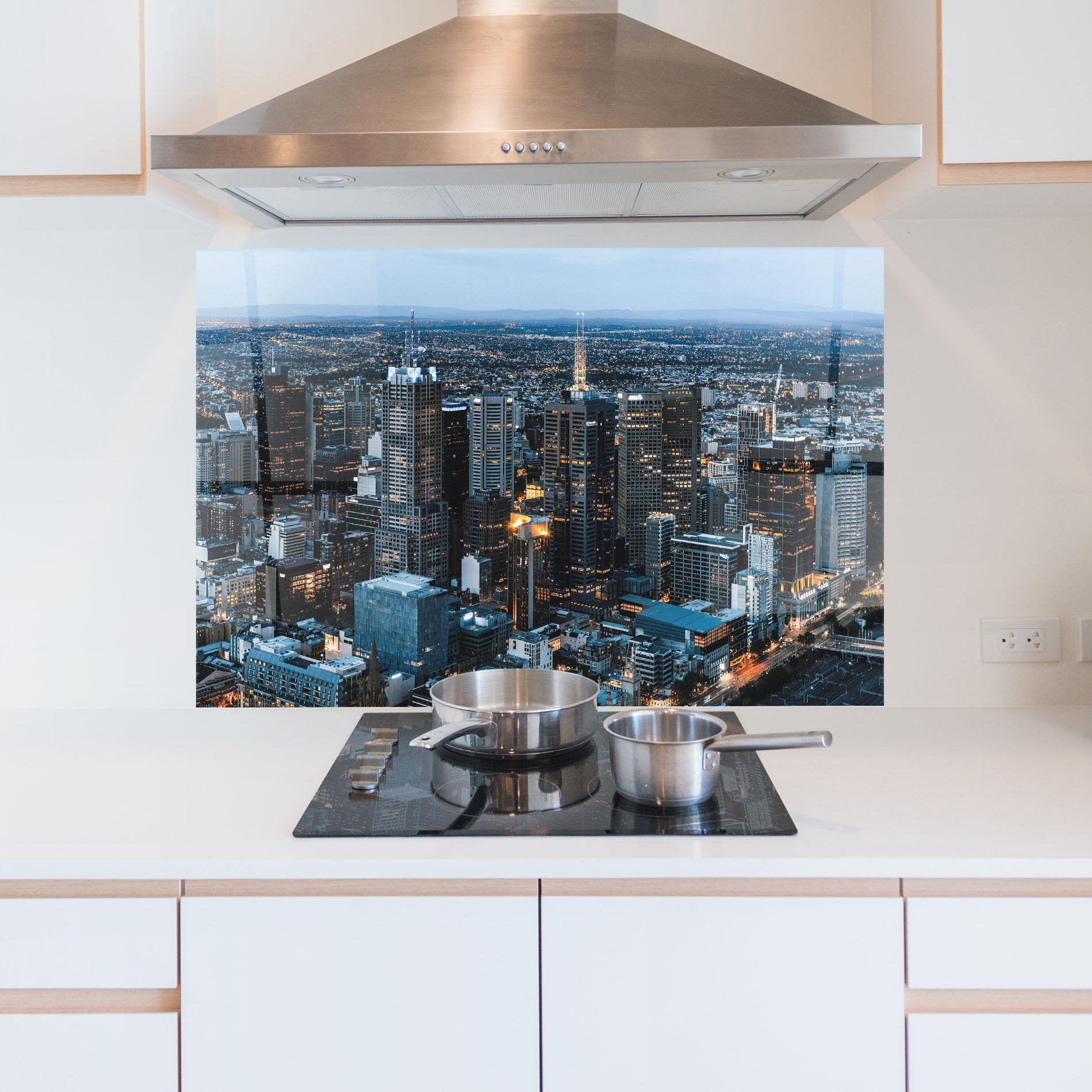 Küchenrückwand Glas Yellow Lights Skyline mockup 5