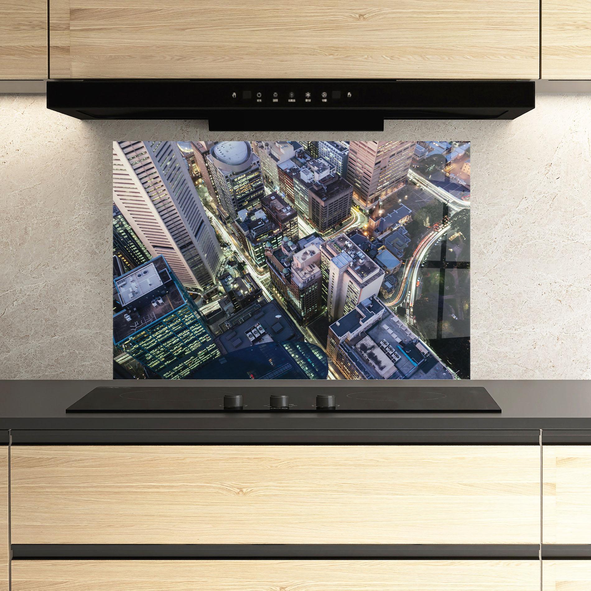 Küchenrückwand Glas Green Purple Skyline mockup 3