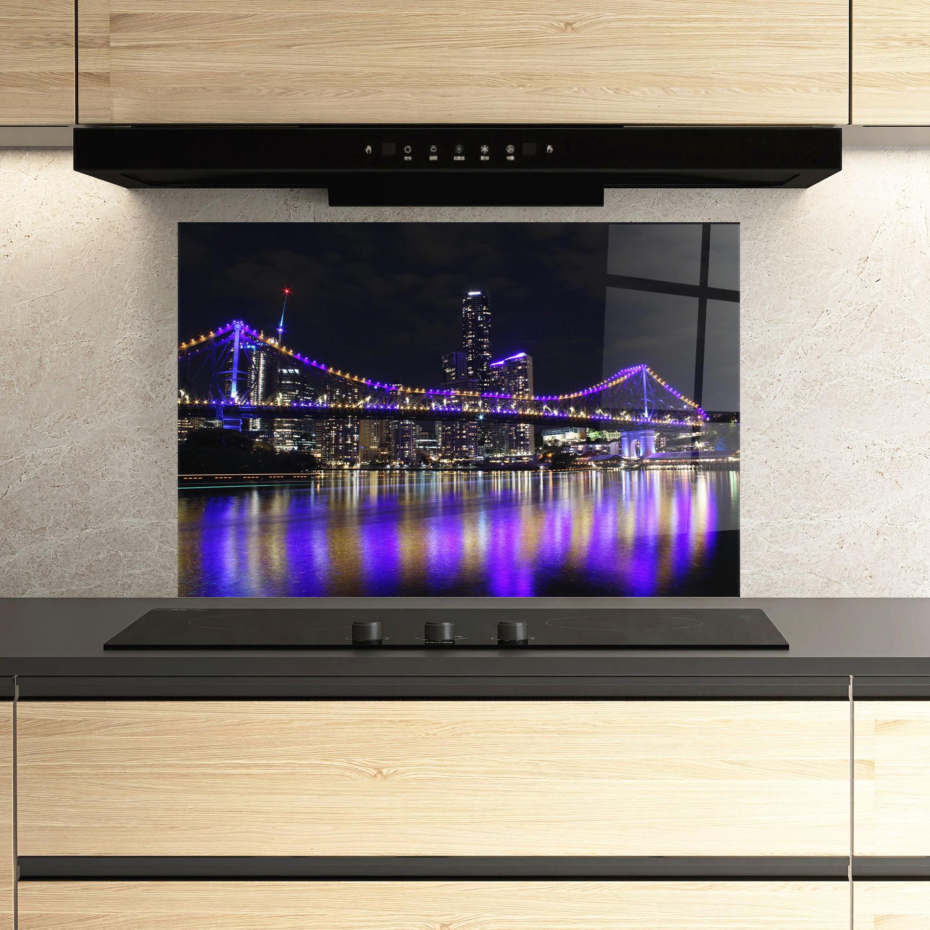 Küchenrückwand Glas Story Bridge mockup 3