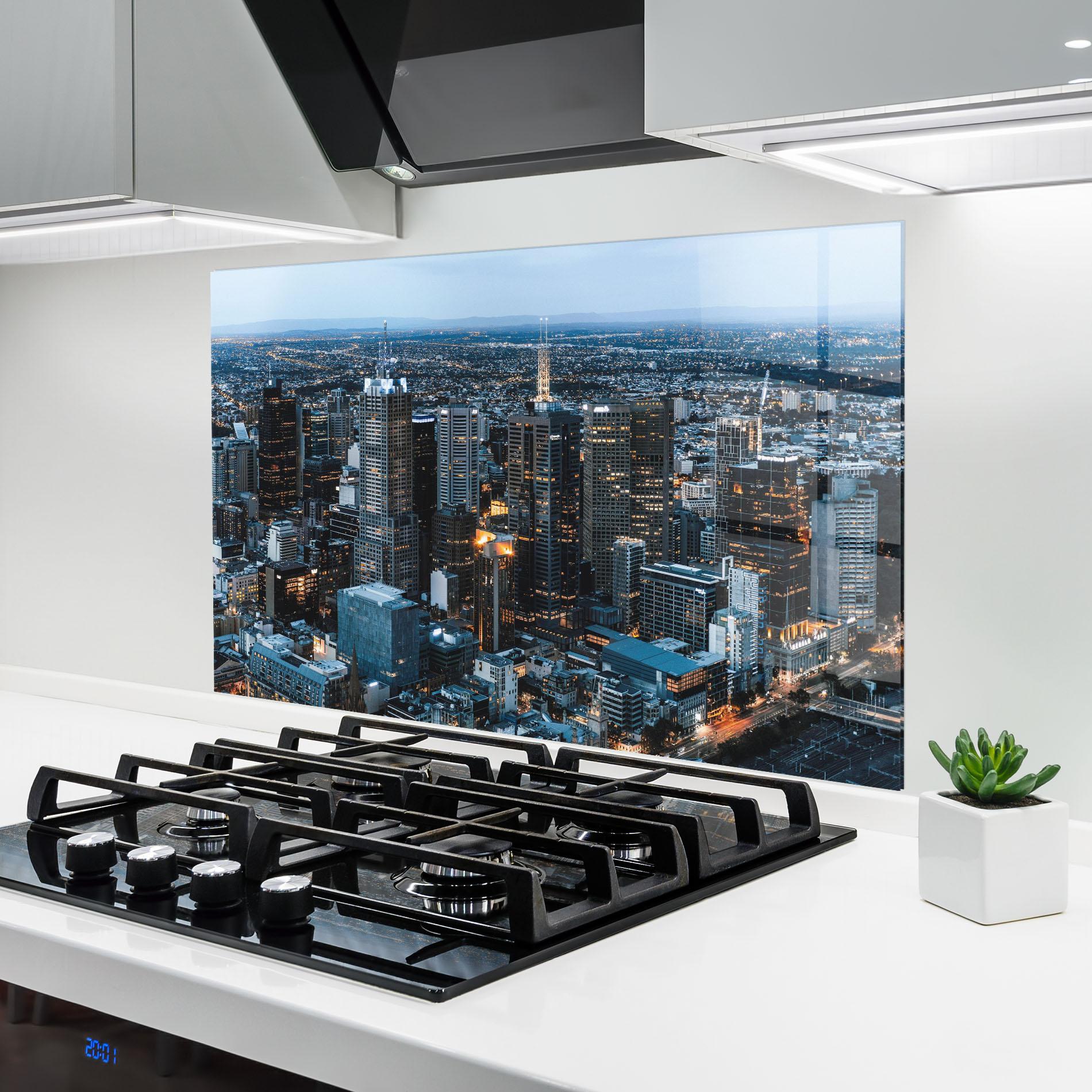 Küchenrückwand Glas Yellow Lights Skyline mockup 6