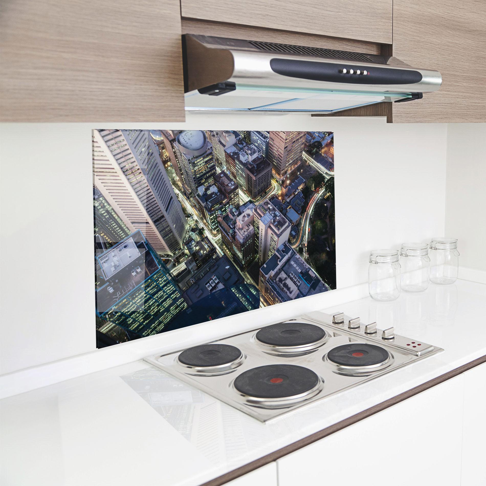 Küchenrückwand Glas Green Purple Skyline mockup 8