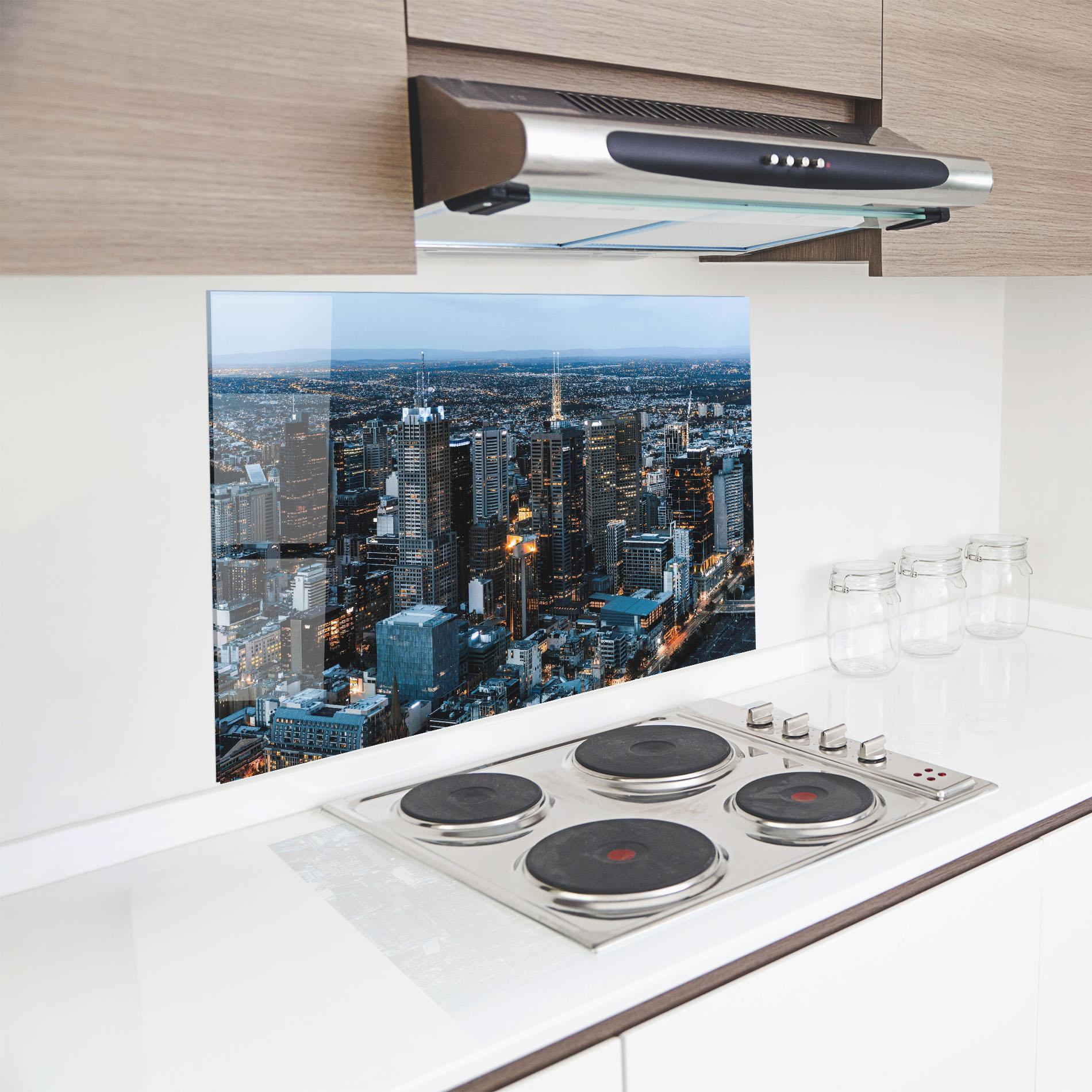 Küchenrückwand Glas Yellow Lights Skyline mockup 8