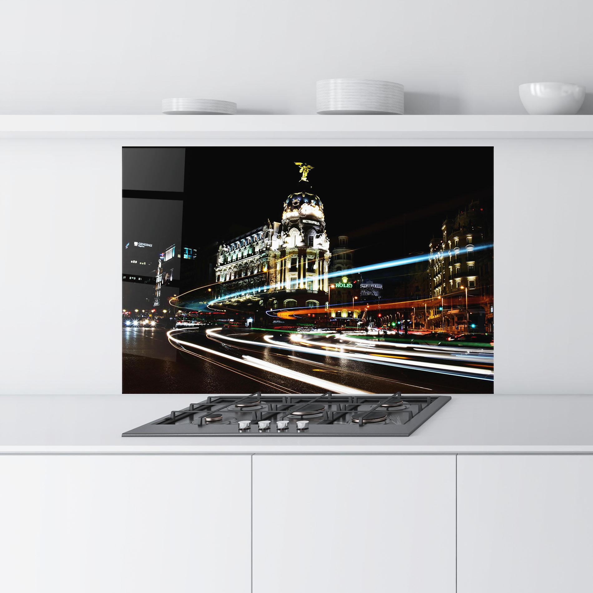 Küchenrückwand Glas Madrid At Night mockup 9