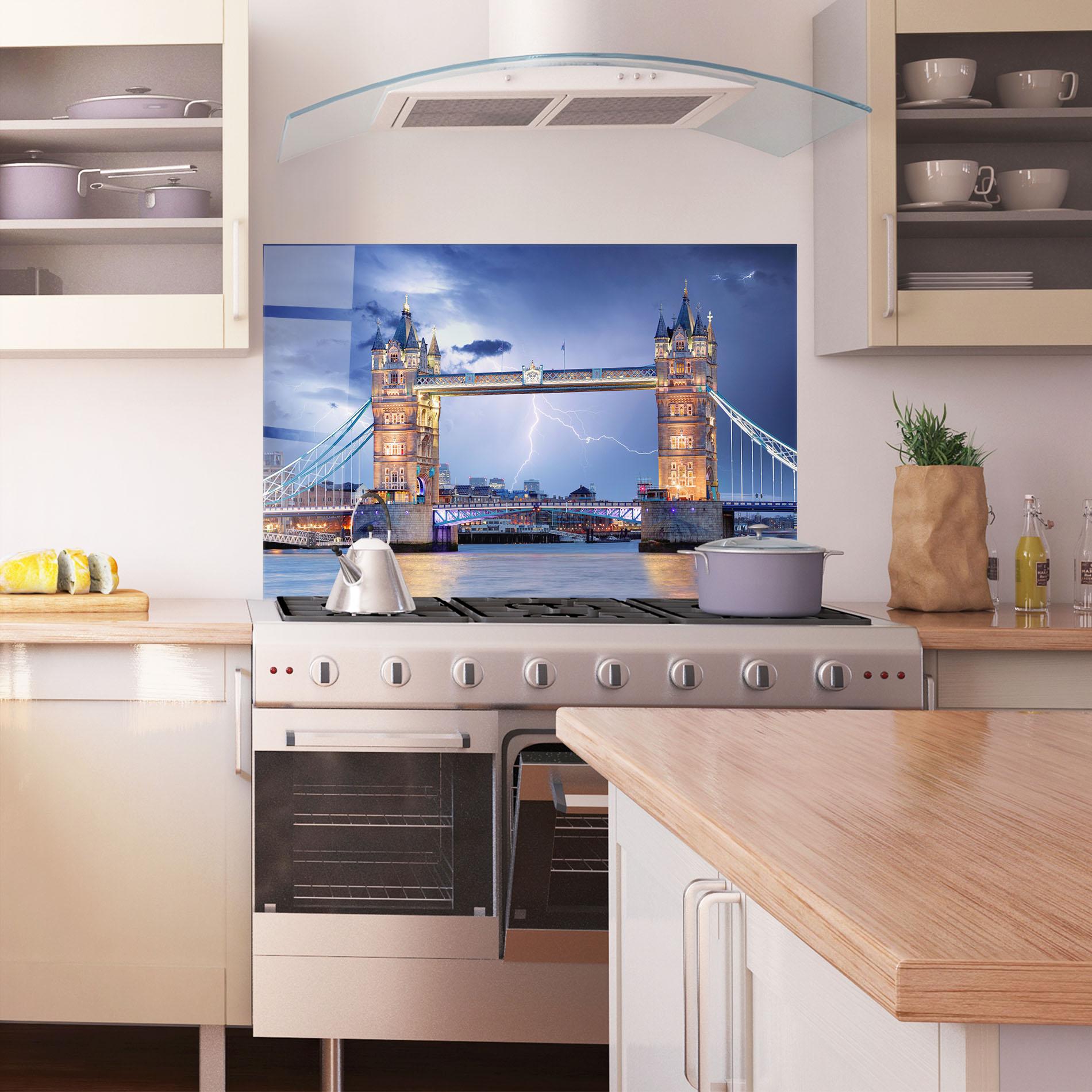 Küchenrückwand Glas London Tower Bridge mockup 1
