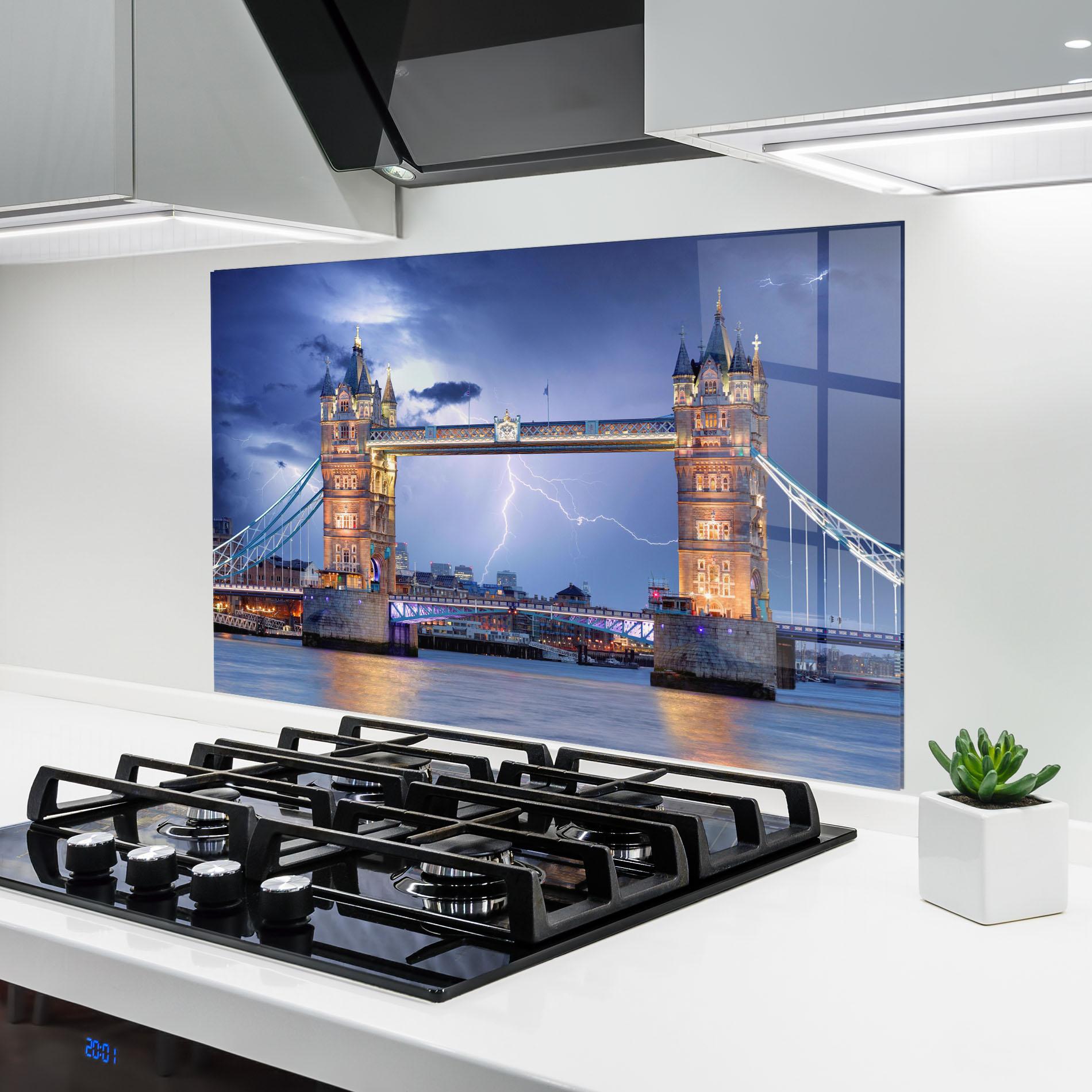 Küchenrückwand Glas London Tower Bridge mockup 6