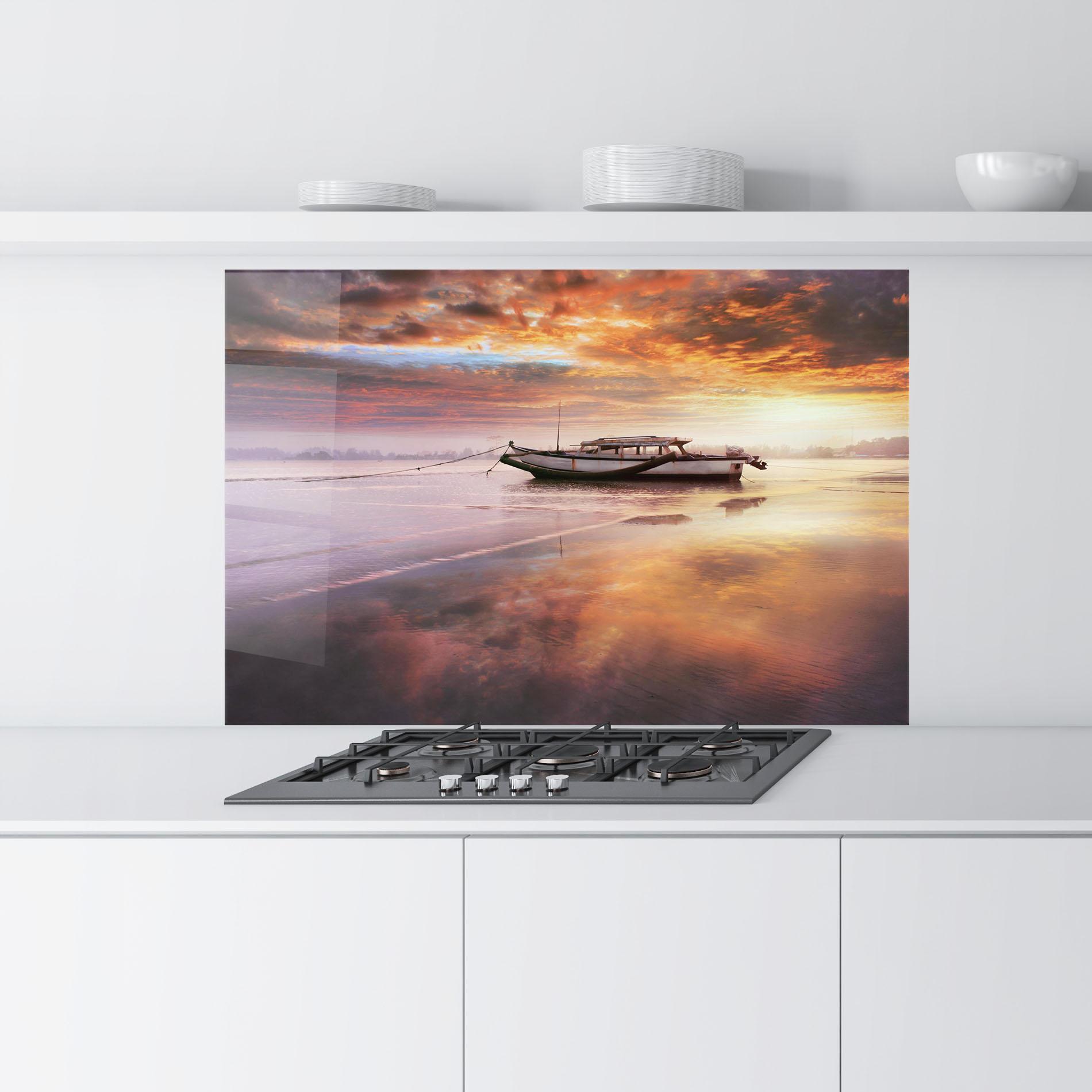 Küchenrückwand Glas Beauty Boat Sunrise mockup 9
