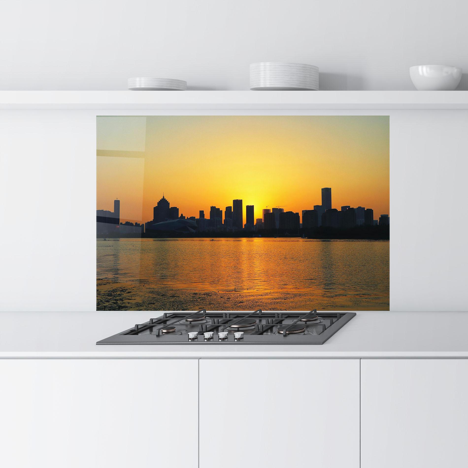 Küchenrückwand Glas City Building Sunset mockup 9