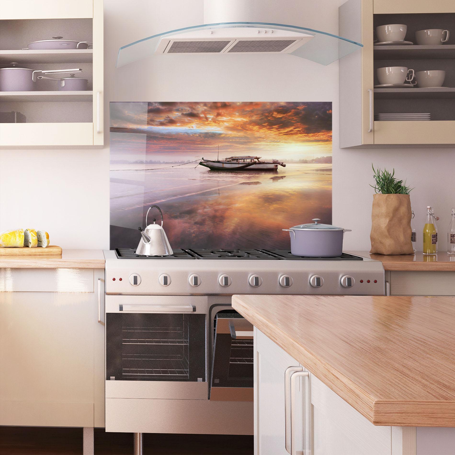 Küchenrückwand Glas Beauty Boat Sunrise mockup 1