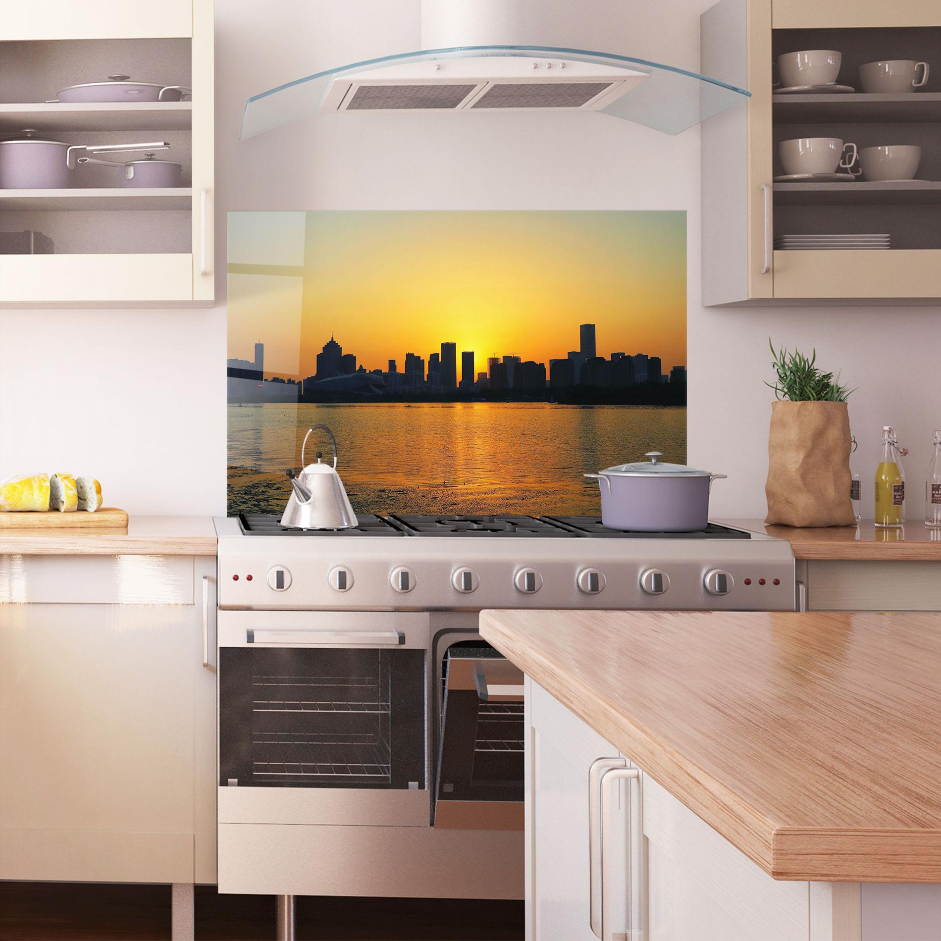 Küchenrückwand Glas City Building Sunset mockup 1