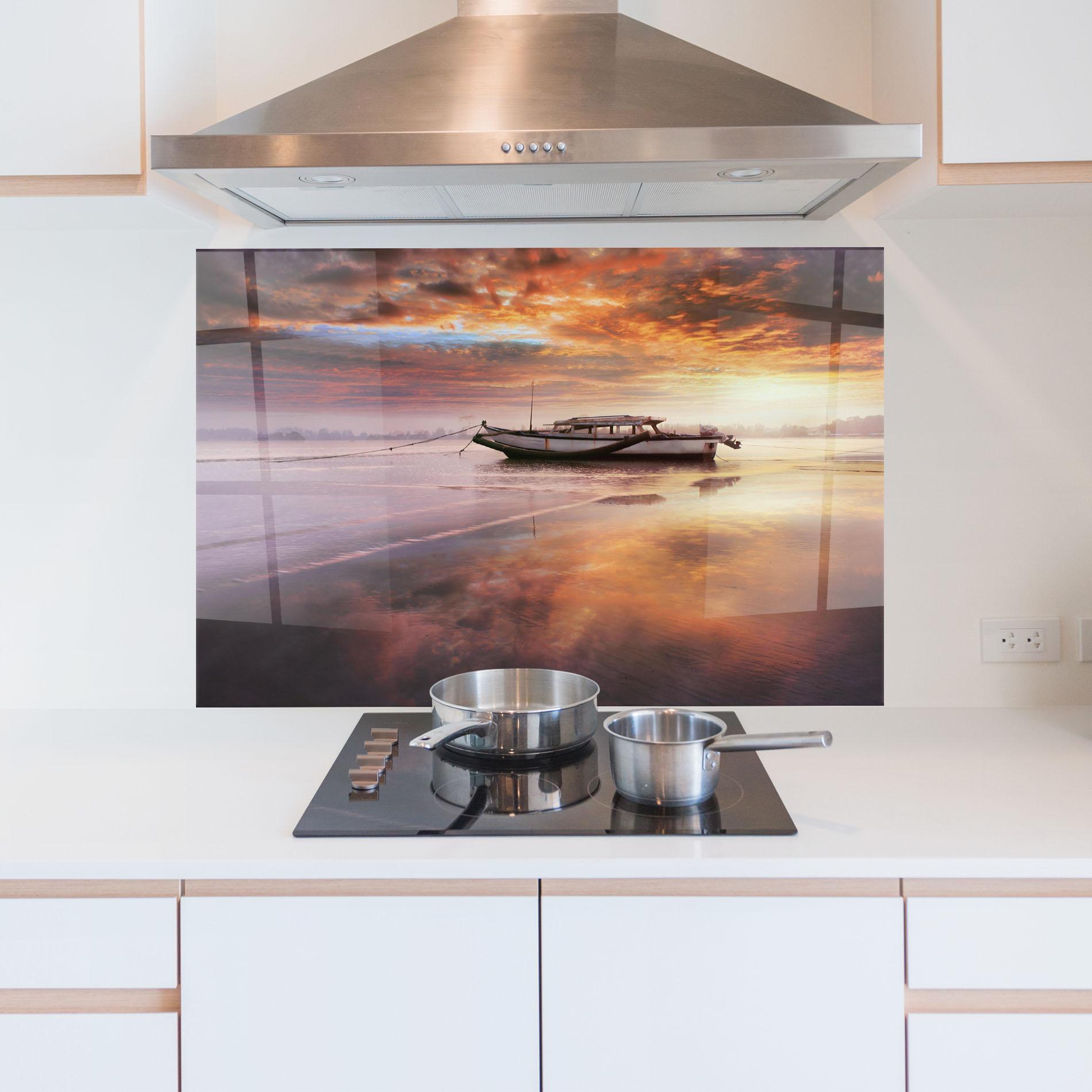 Küchenrückwand Glas Beauty Boat Sunrise mockup 5