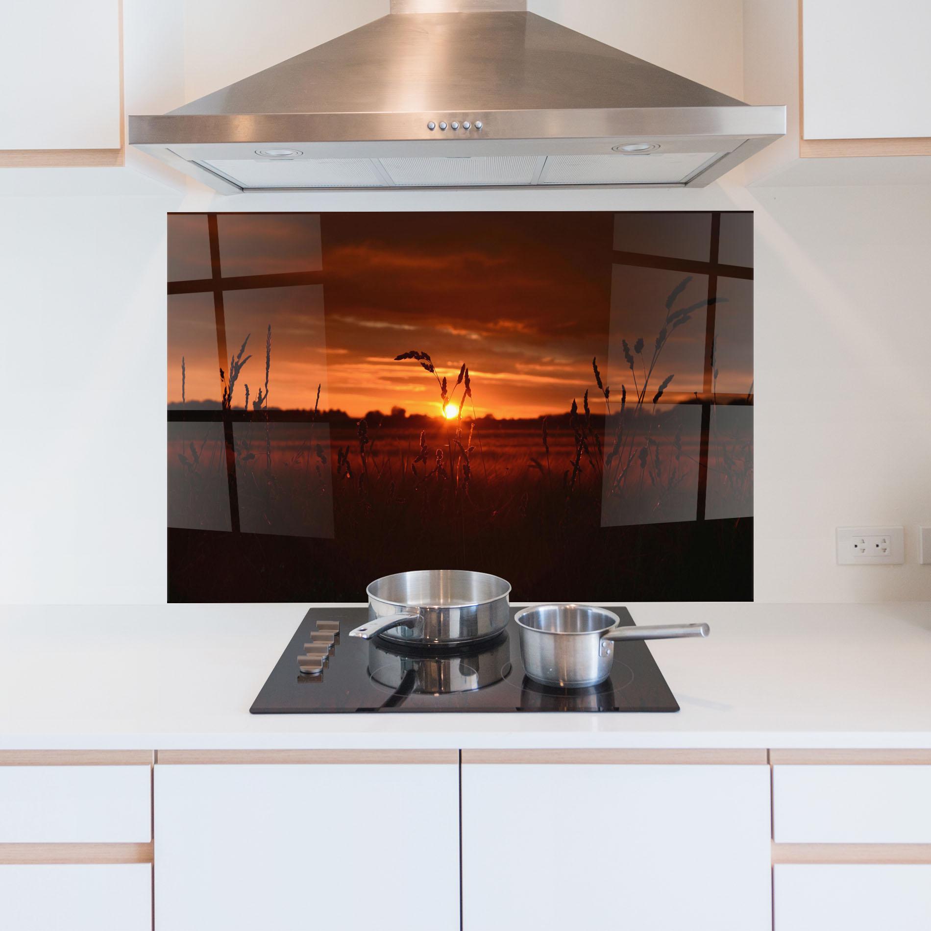 Küchenrückwand Glas Field Shilouette mockup 5