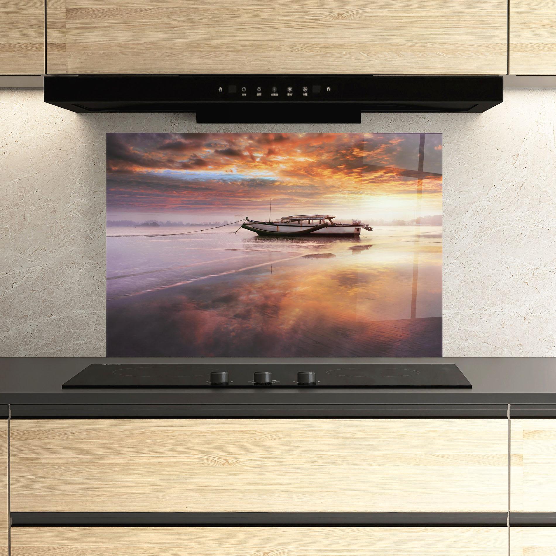 Küchenrückwand Glas Beauty Boat Sunrise mockup 3