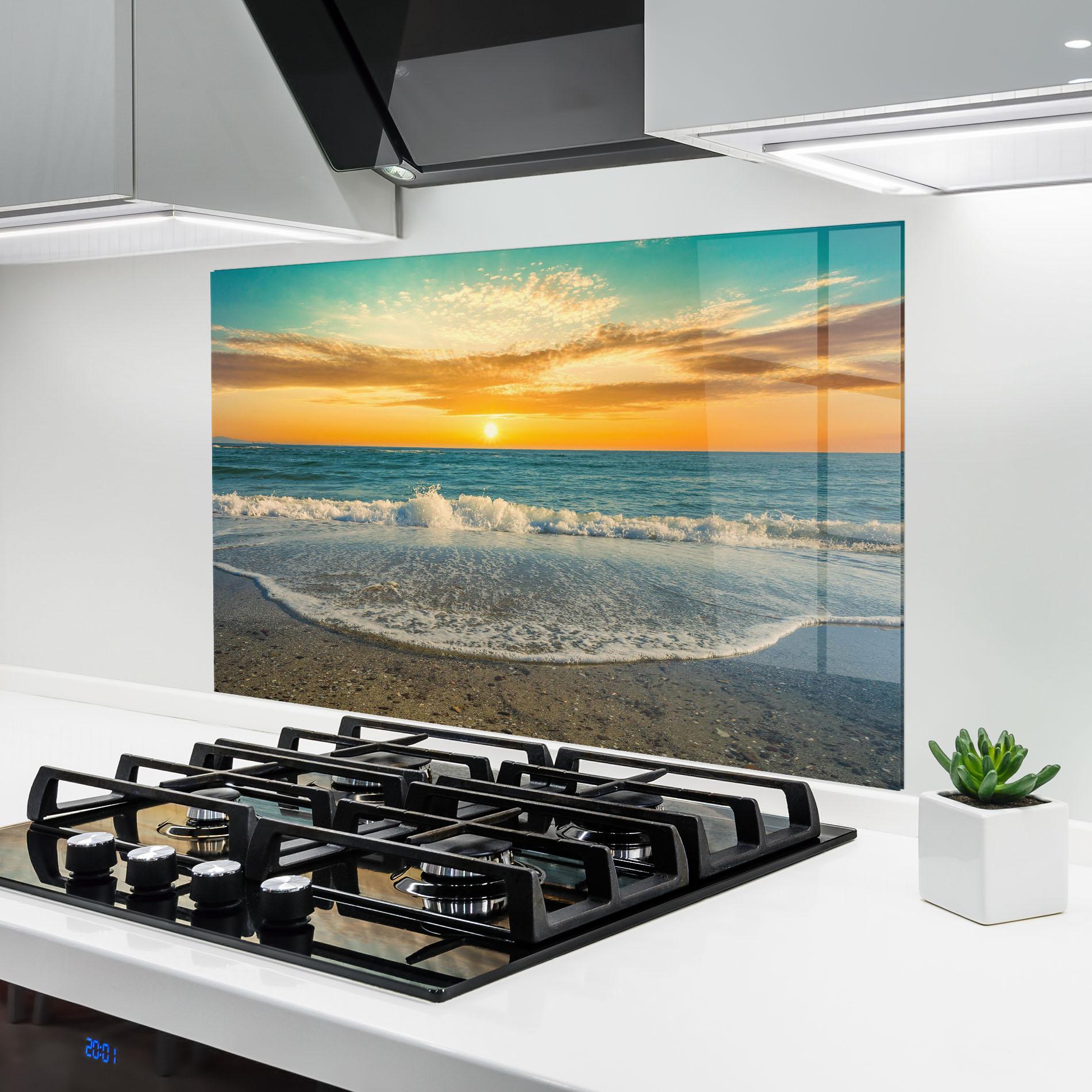 Küchenrückwand Glas Beach Dramatic Sunset mockup 6