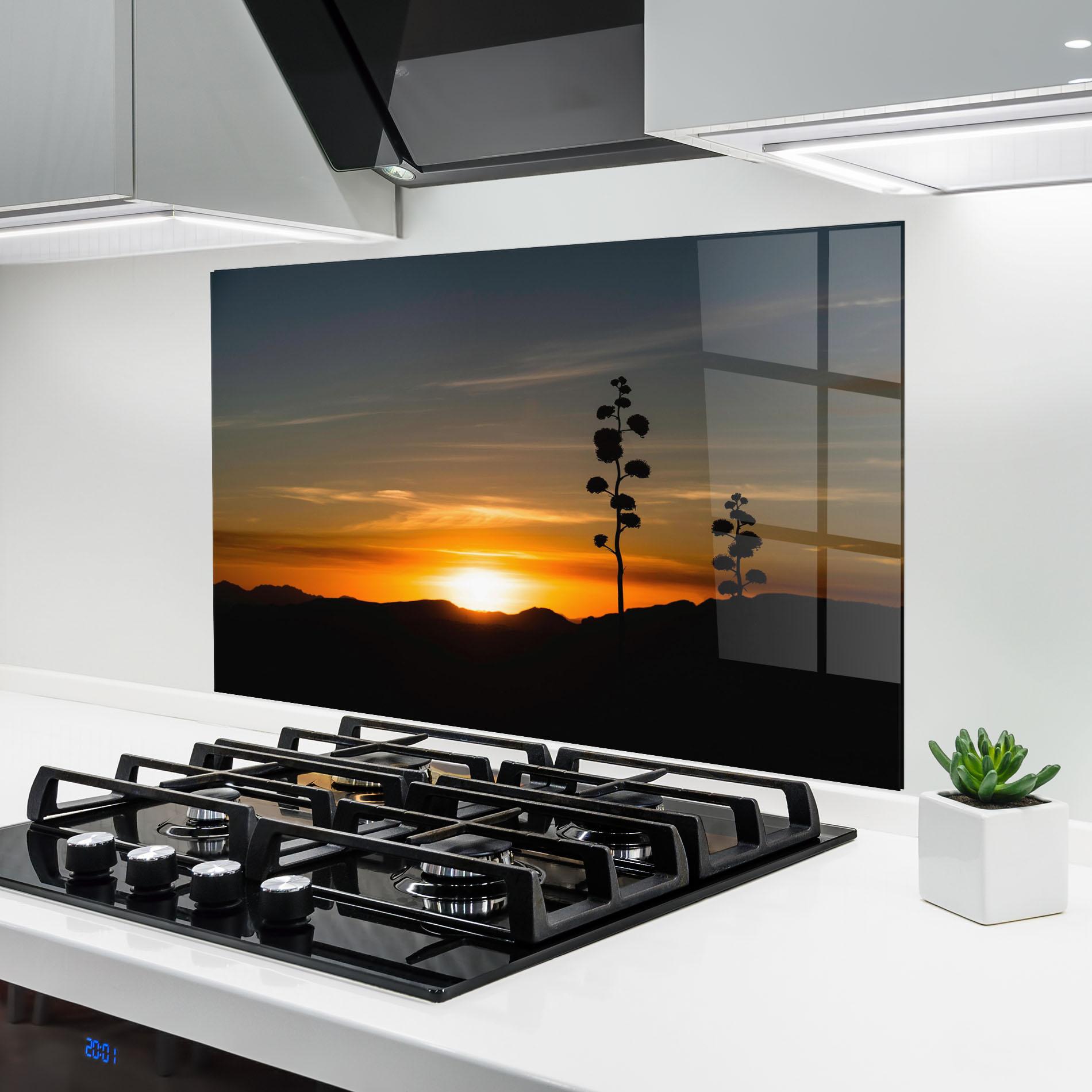 Küchenrückwand Glas Leaves Shilouette Sunset mockup 6