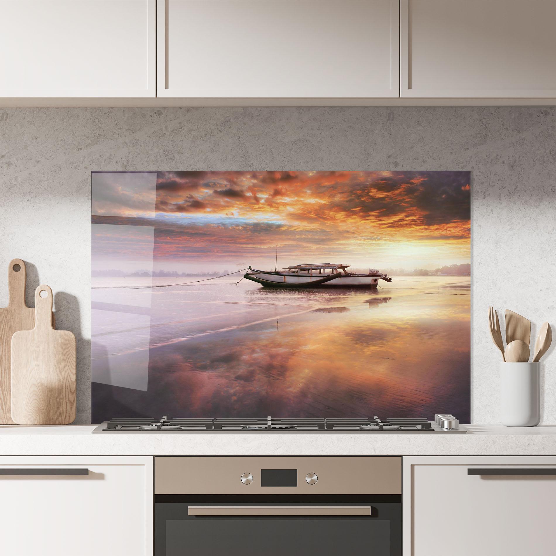 Küchenrückwand Glas Beauty Boat Sunrise mockup 7