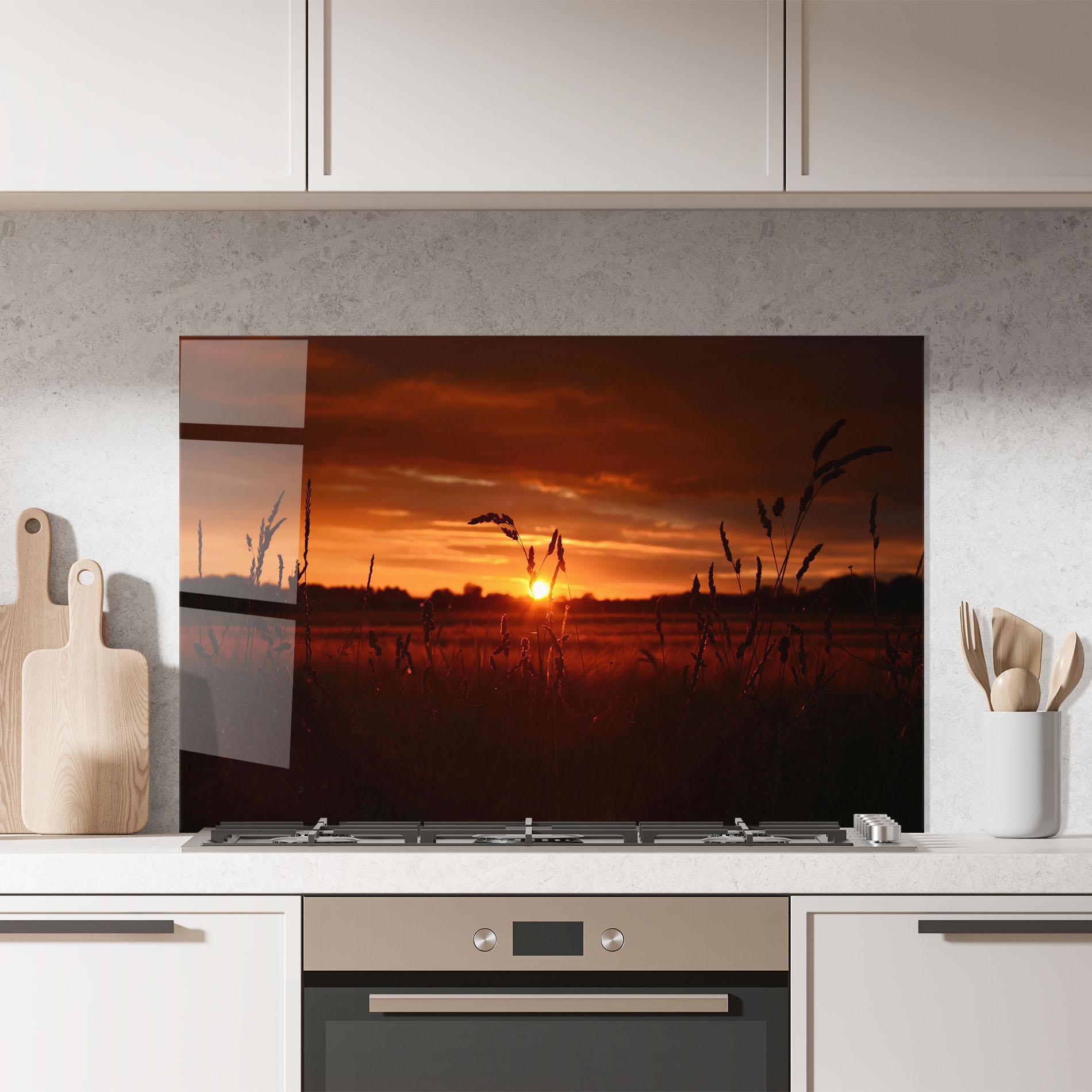 Küchenrückwand Glas Field Shilouette mockup 7