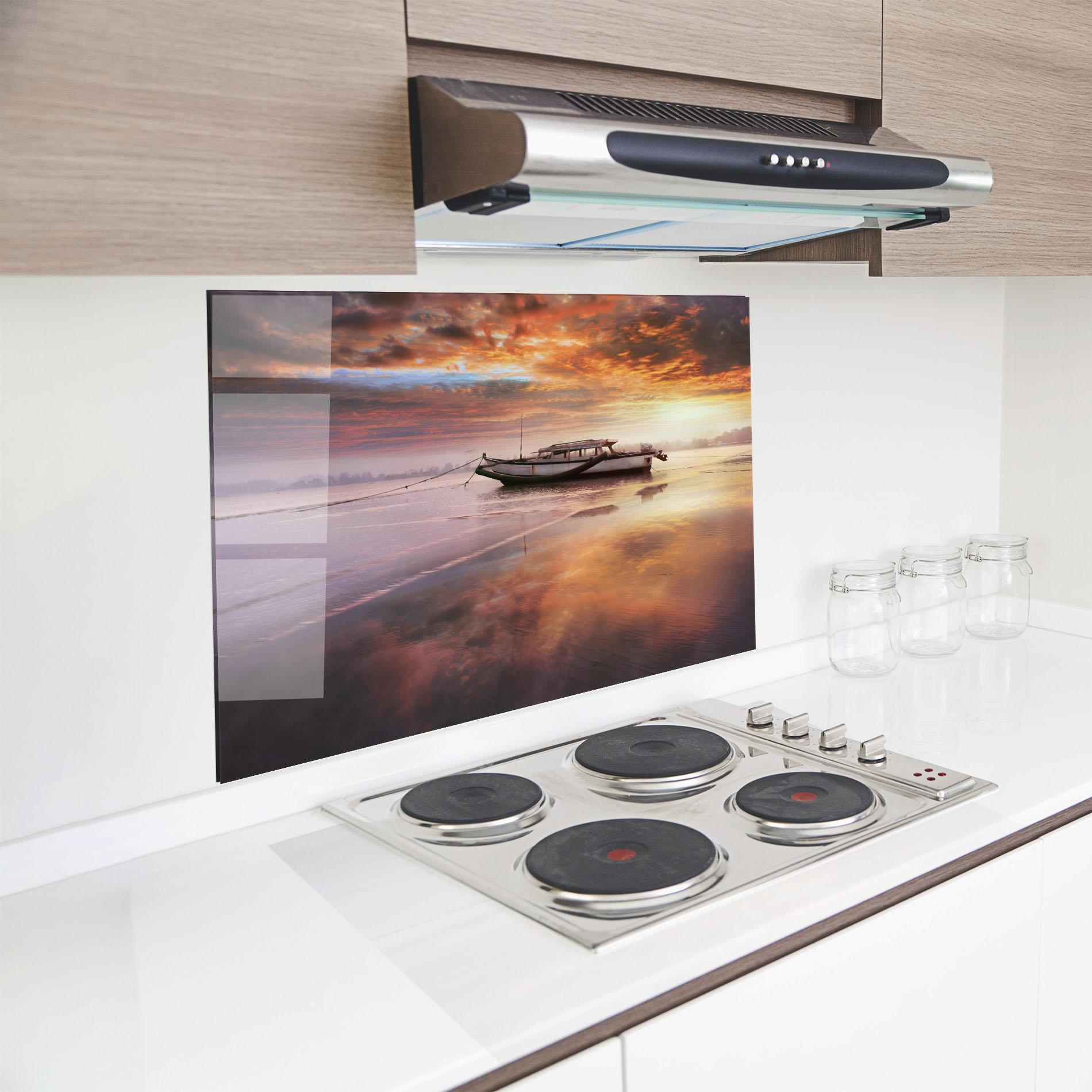 Küchenrückwand Glas Beauty Boat Sunrise mockup 8