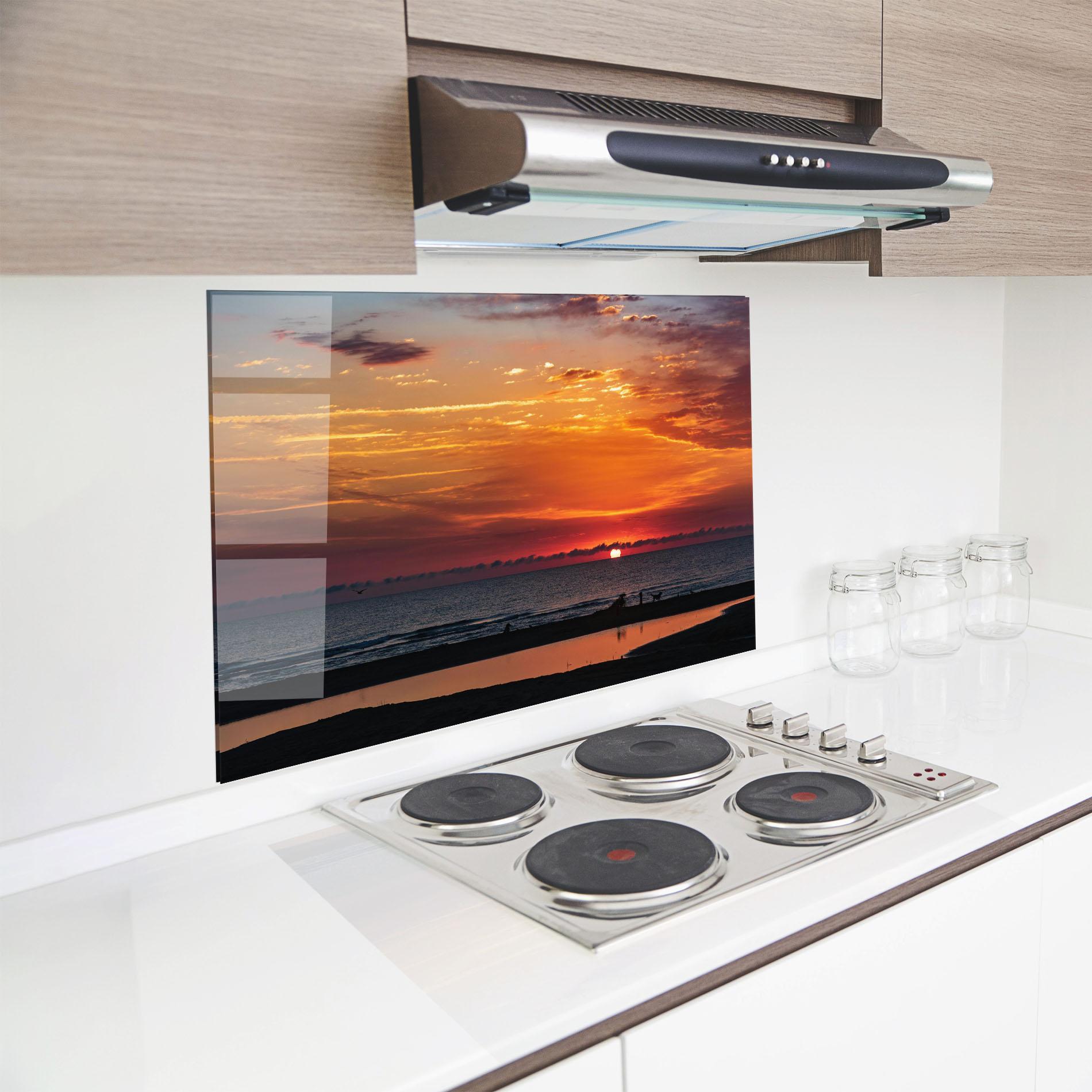 Küchenrückwand Glas Colorful Sunrise Sea mockup 8