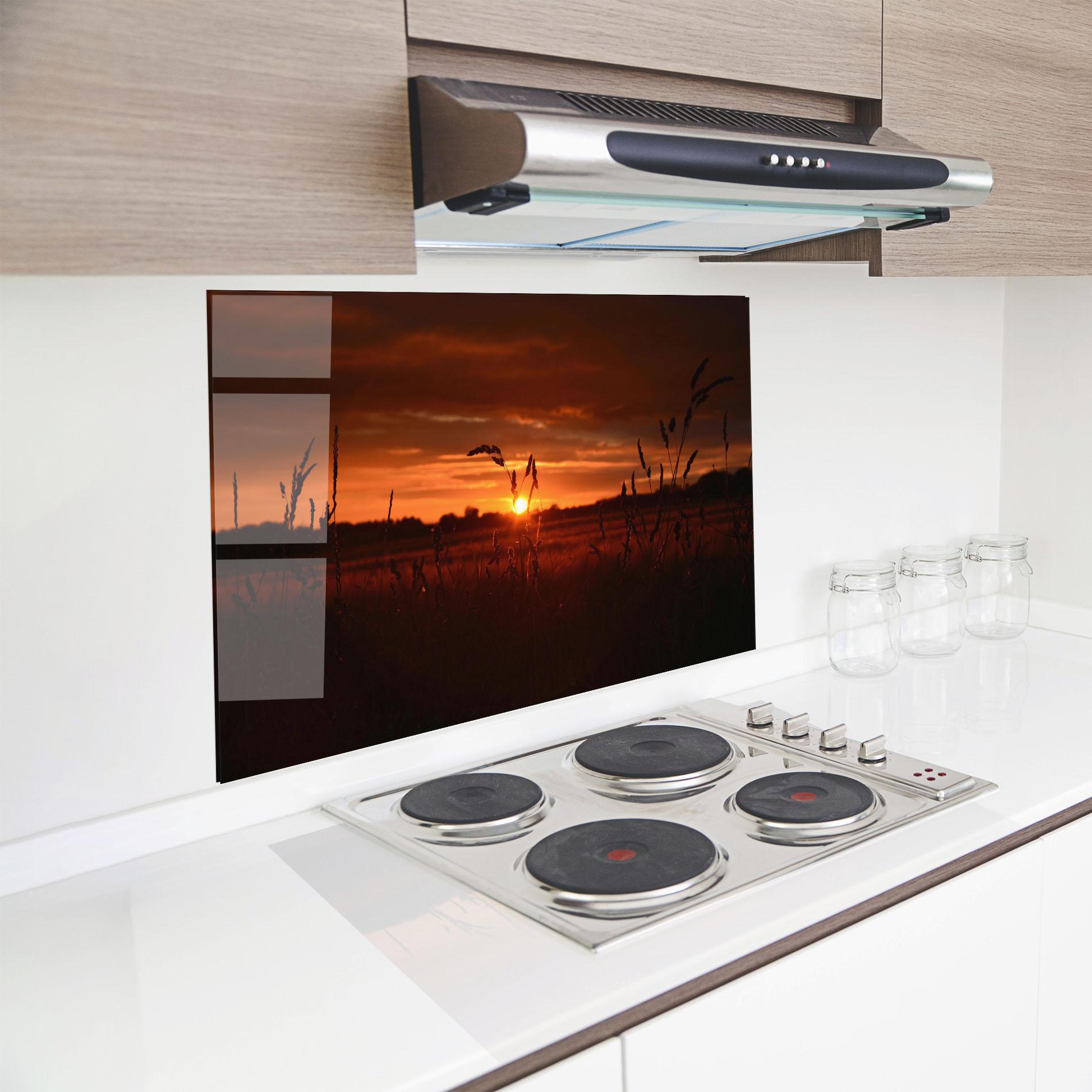 Küchenrückwand Glas Field Shilouette mockup 8