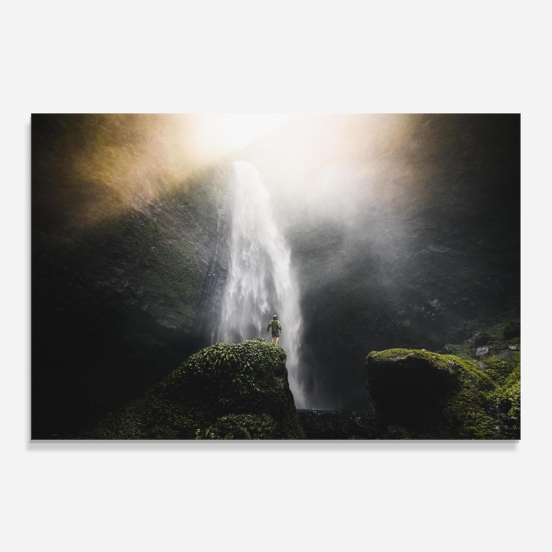Küchenrückwand Glas Green Man Waterfall mockup 0