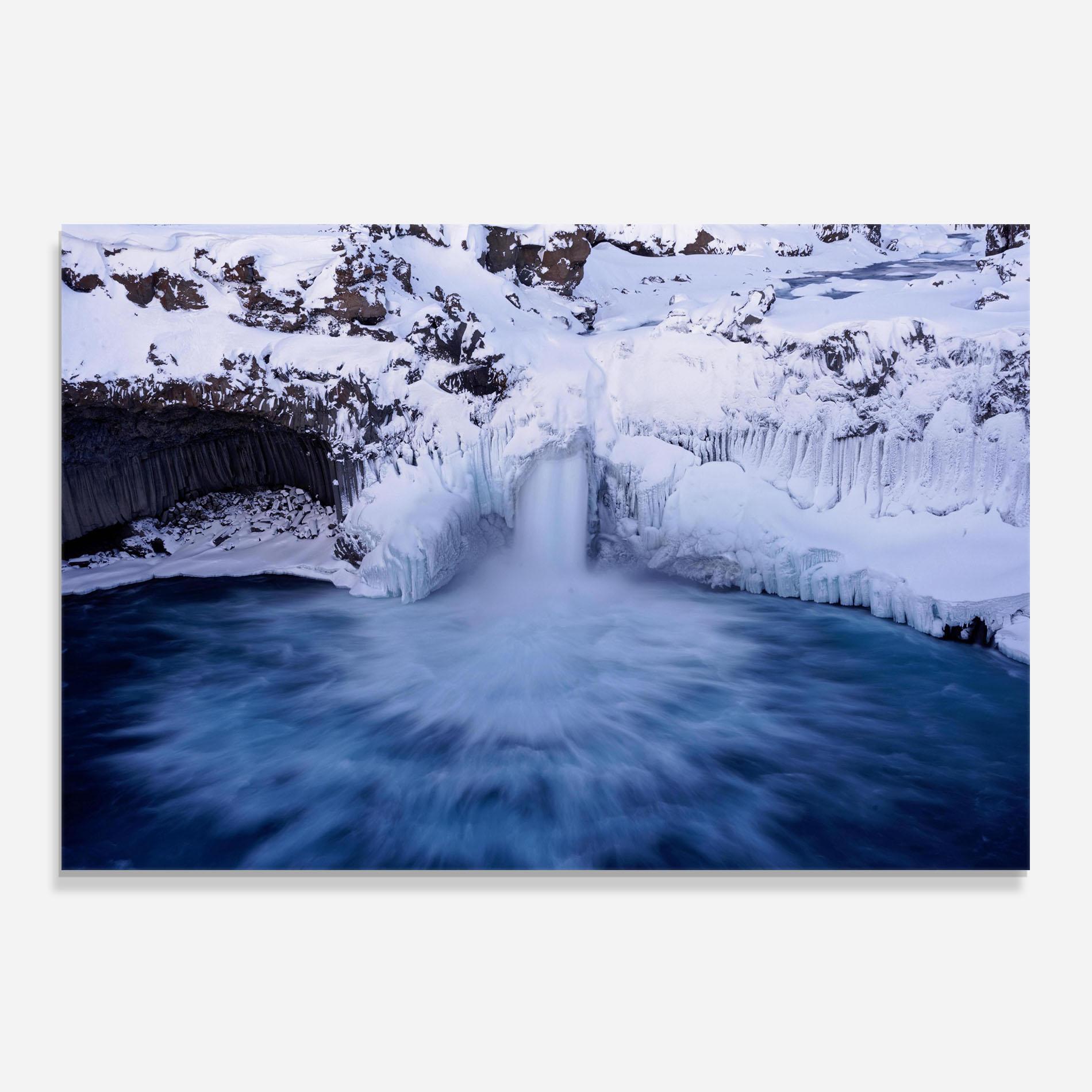Küchenrückwand Glas Snow Waterfall mockup 0