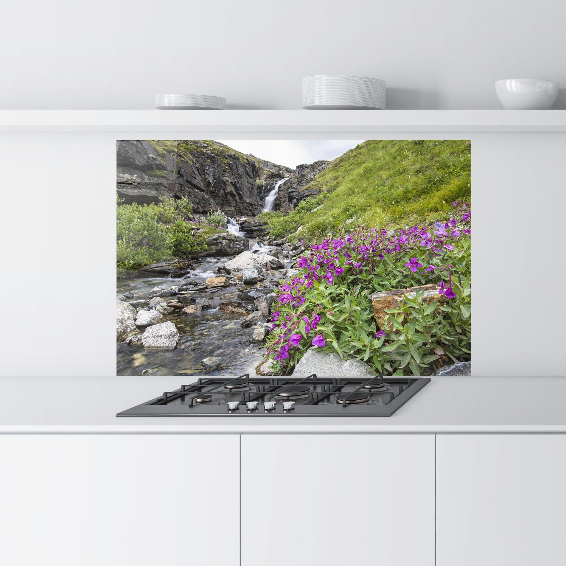 Küchenrückwand Glas Purple Flowers Waterfall mockup 9