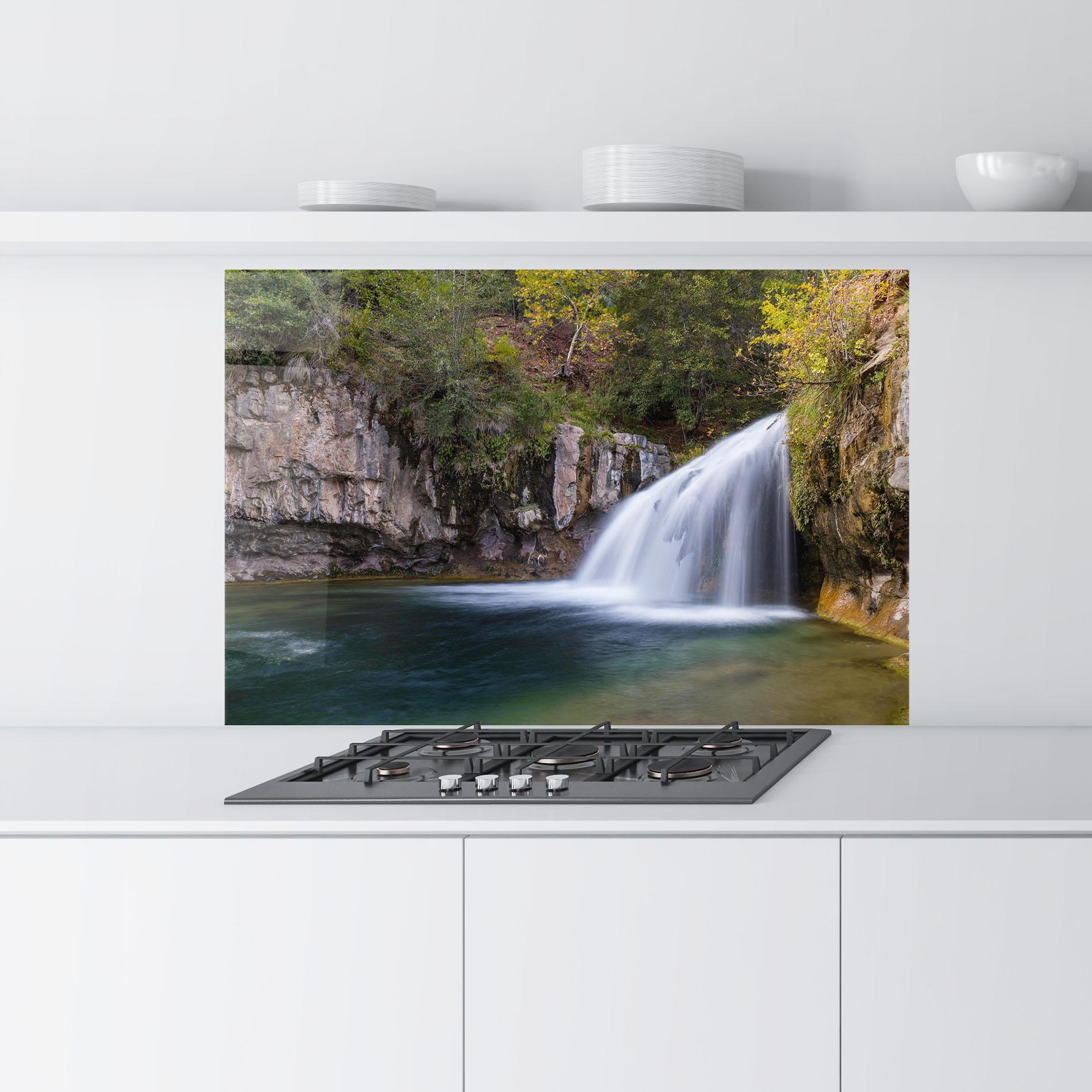 Küchenrückwand Glas White Waterfall mockup 9