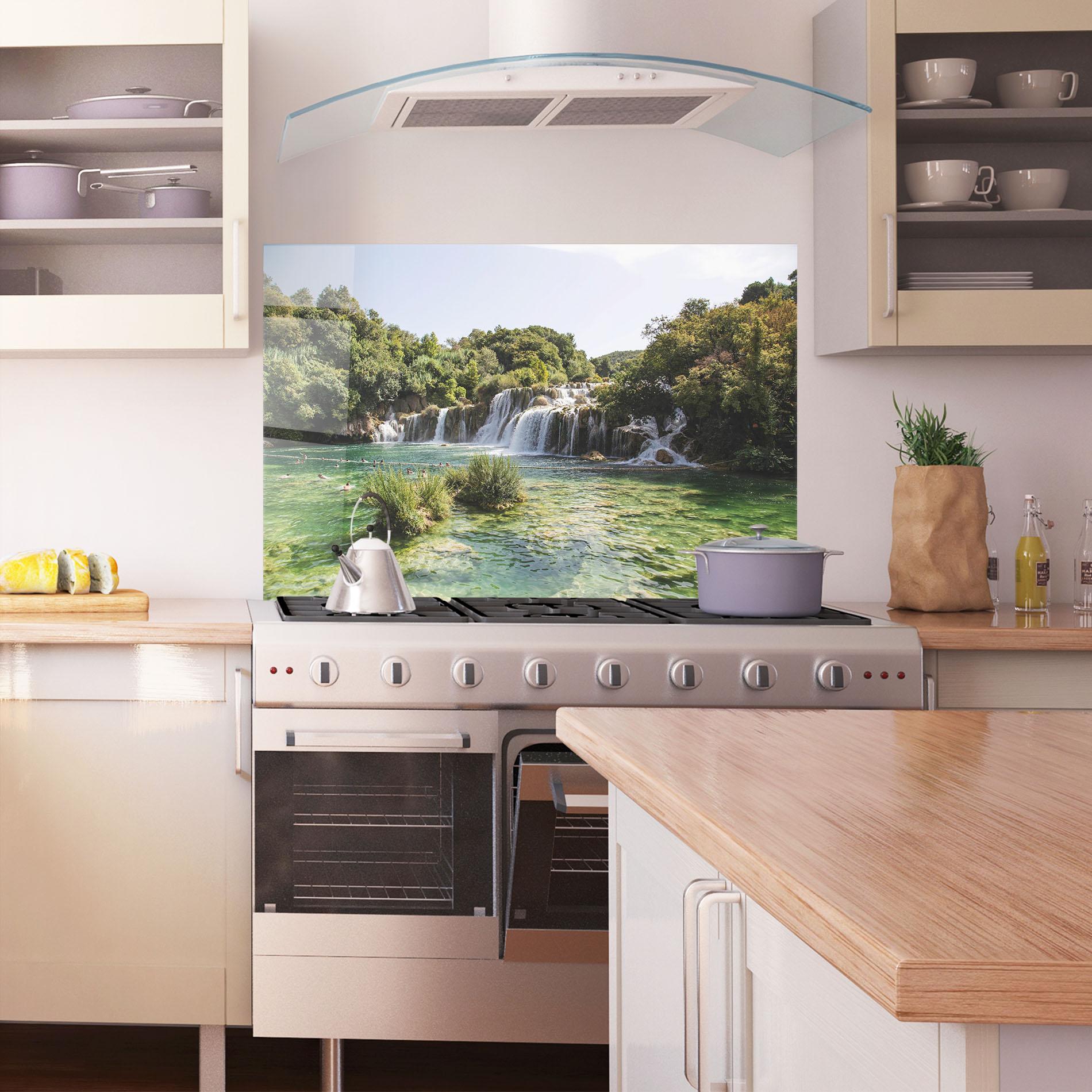 Küchenrückwand Glas Green Waterfall mockup 1