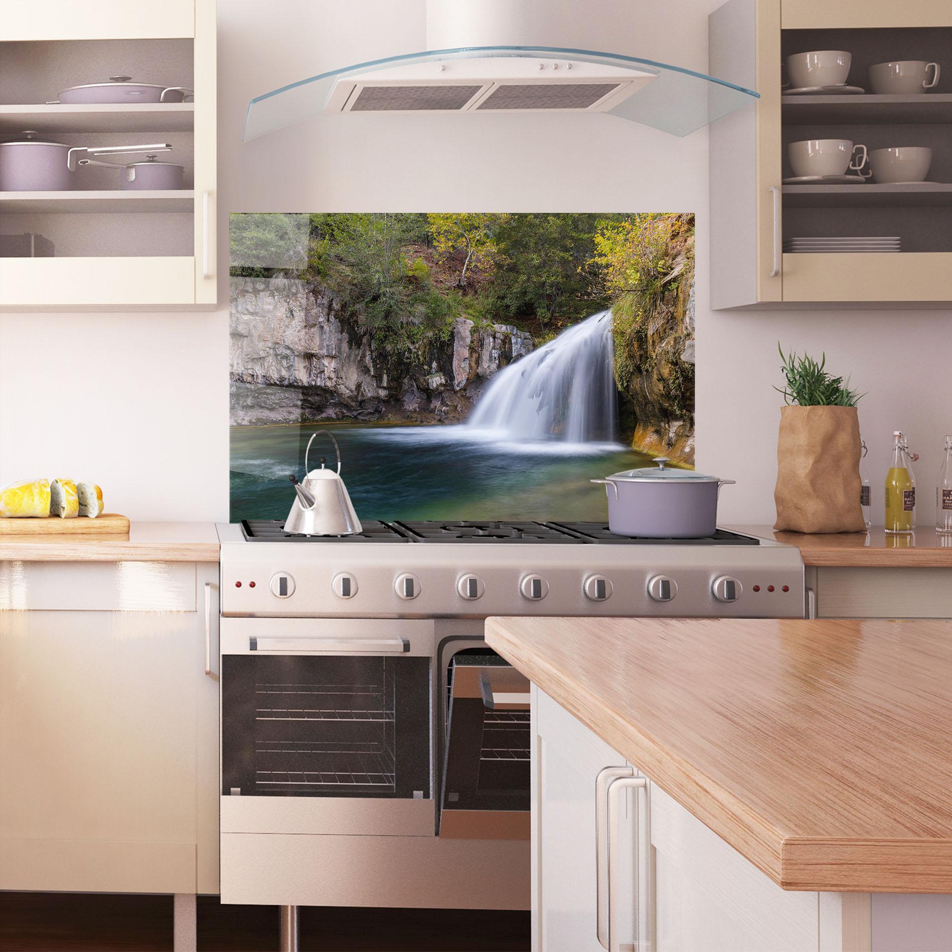 Küchenrückwand Glas White Waterfall mockup 1