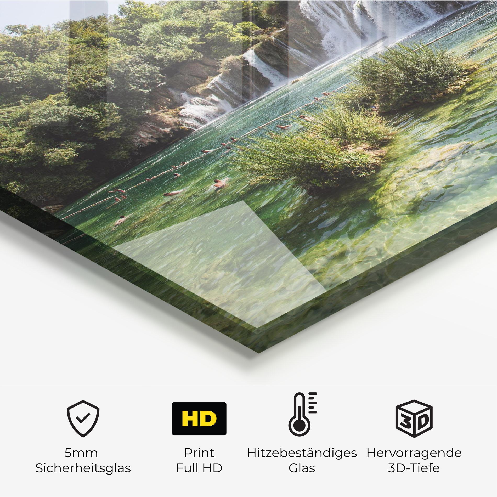 Küchenrückwand Glas Green Waterfall mockup 2