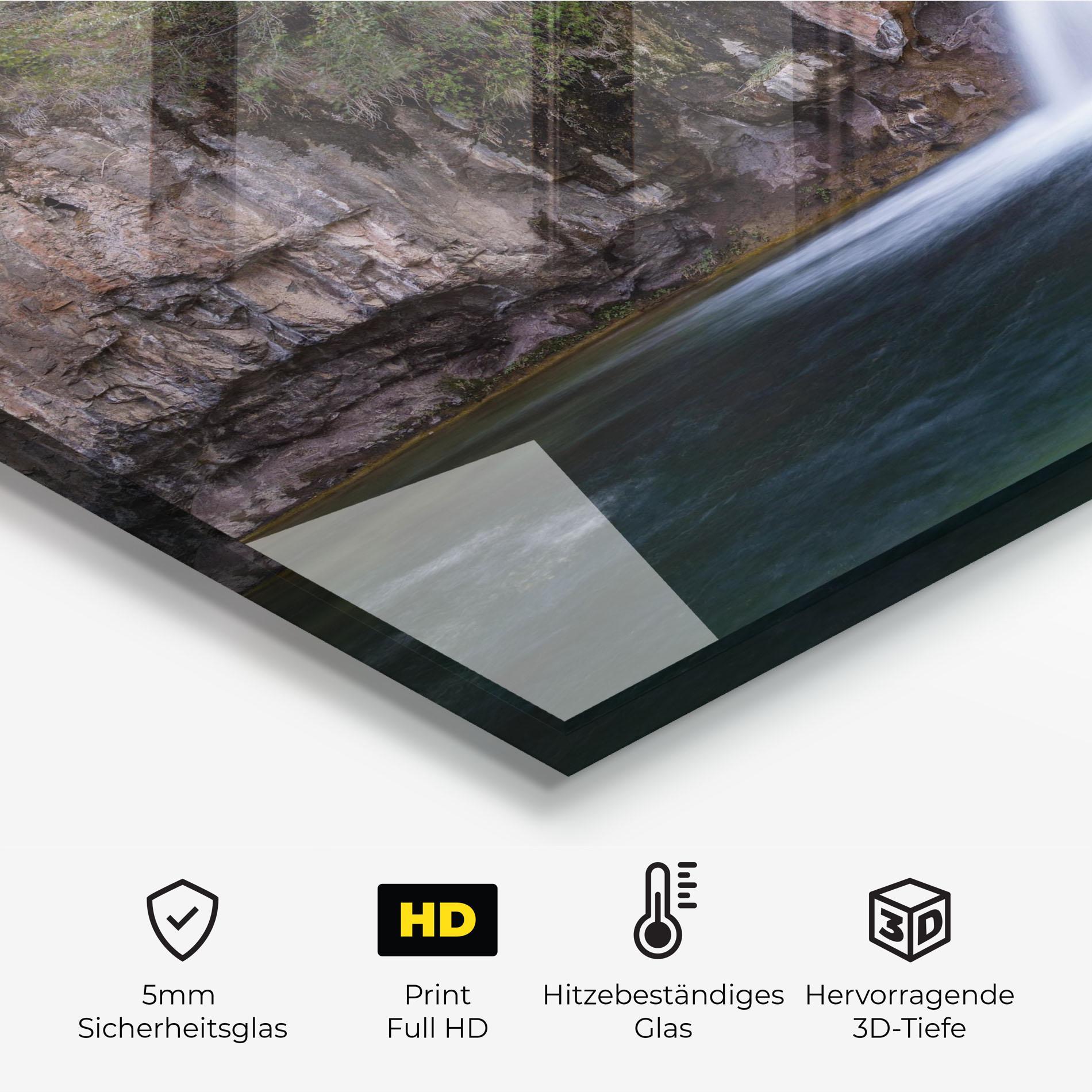 Küchenrückwand Glas White Waterfall mockup 2