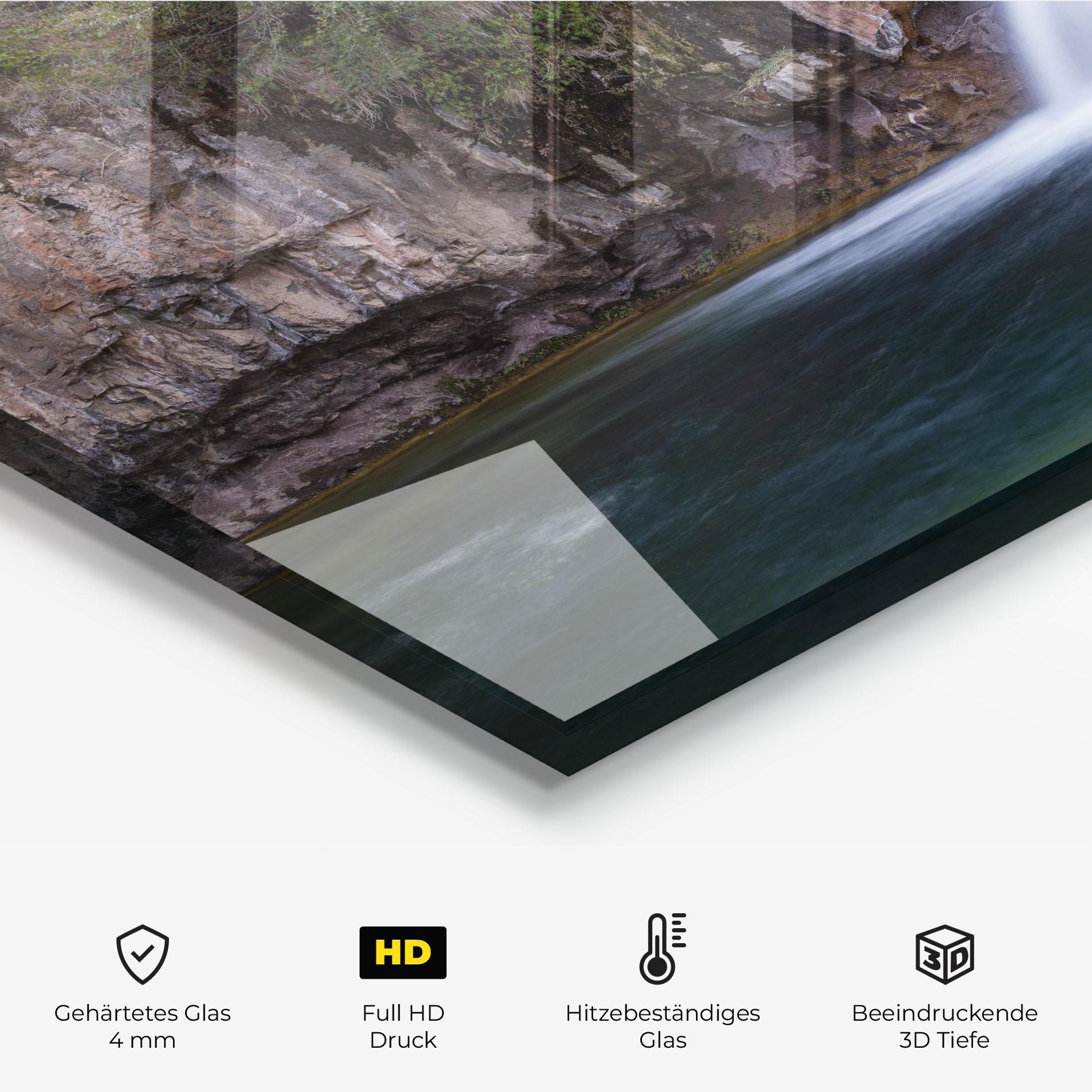 Küchenrückwand Glas White Waterfall mockup 2