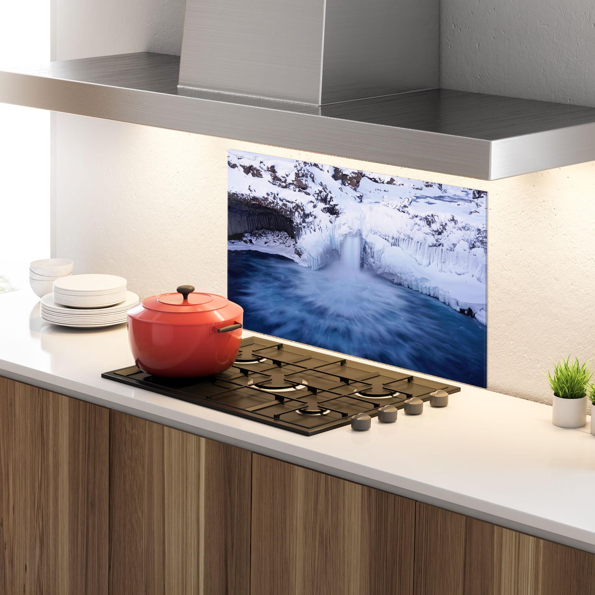 Küchenrückwand Glas Snow Waterfall mockup 4