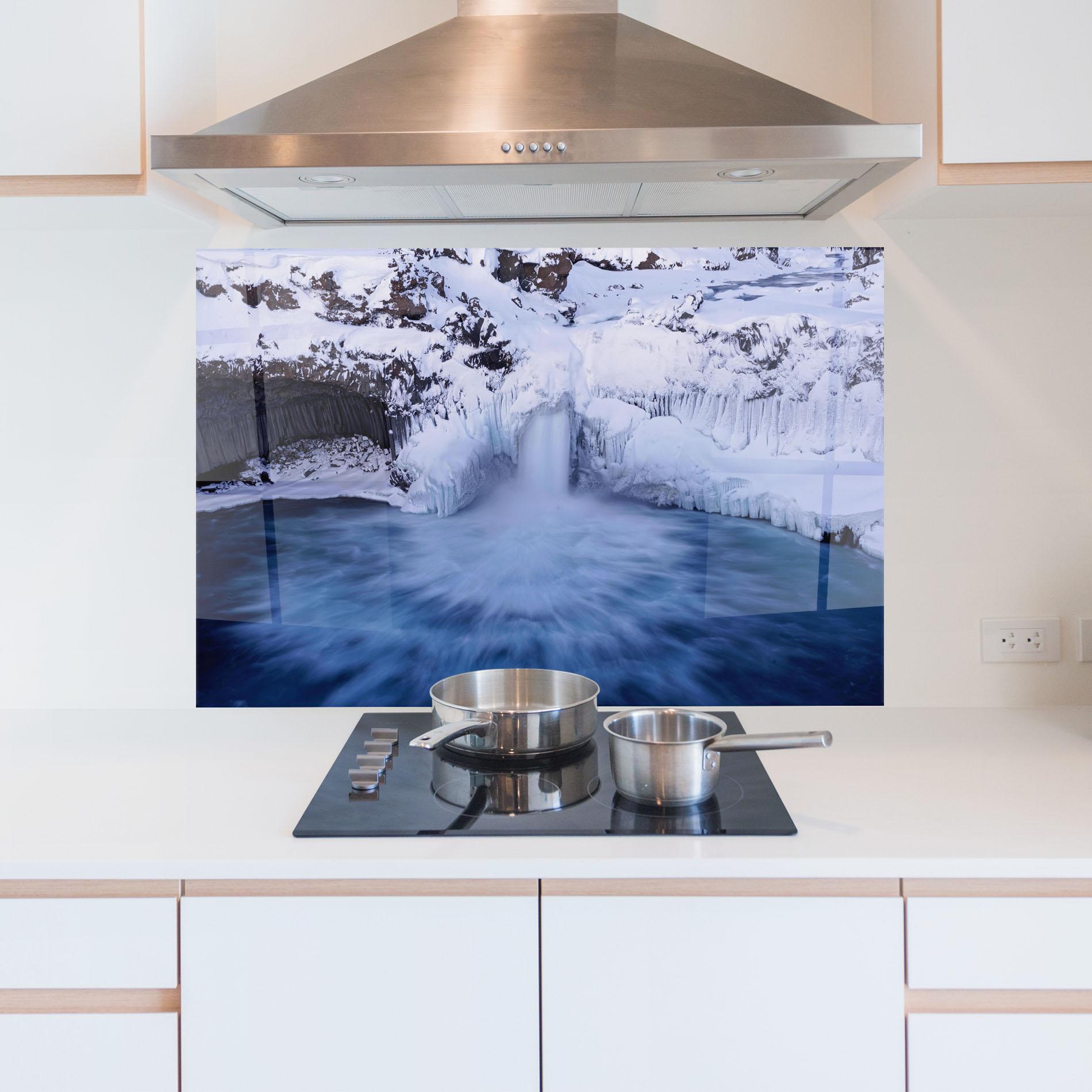 Küchenrückwand Glas Snow Waterfall mockup 5