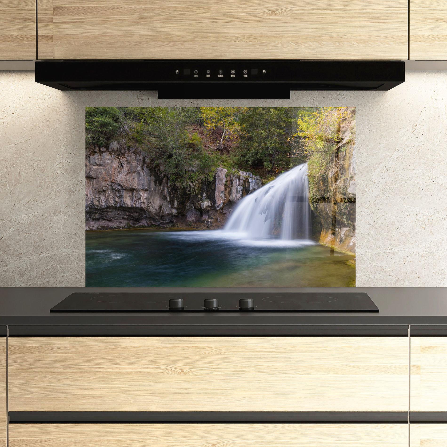 Küchenrückwand Glas White Waterfall mockup 3
