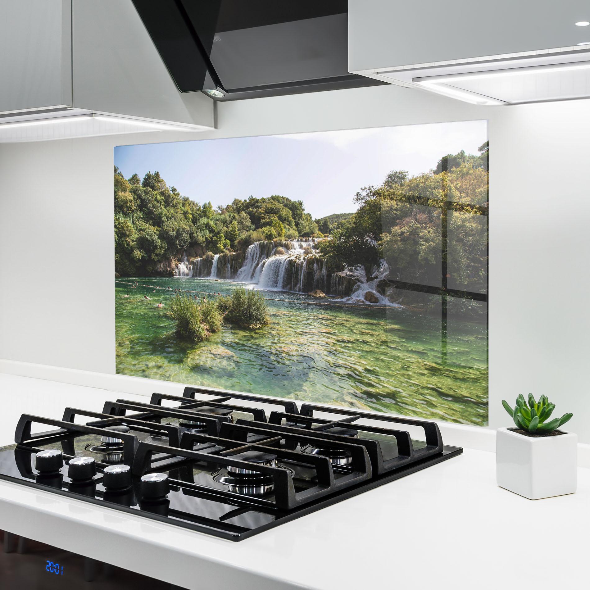 Küchenrückwand Glas Green Waterfall mockup 6