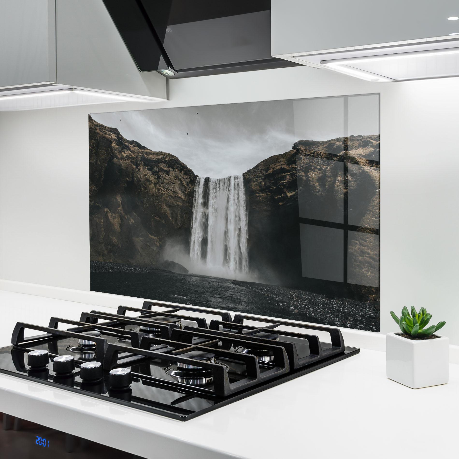 Küchenrückwand Glas Grey Waterfall mockup 6