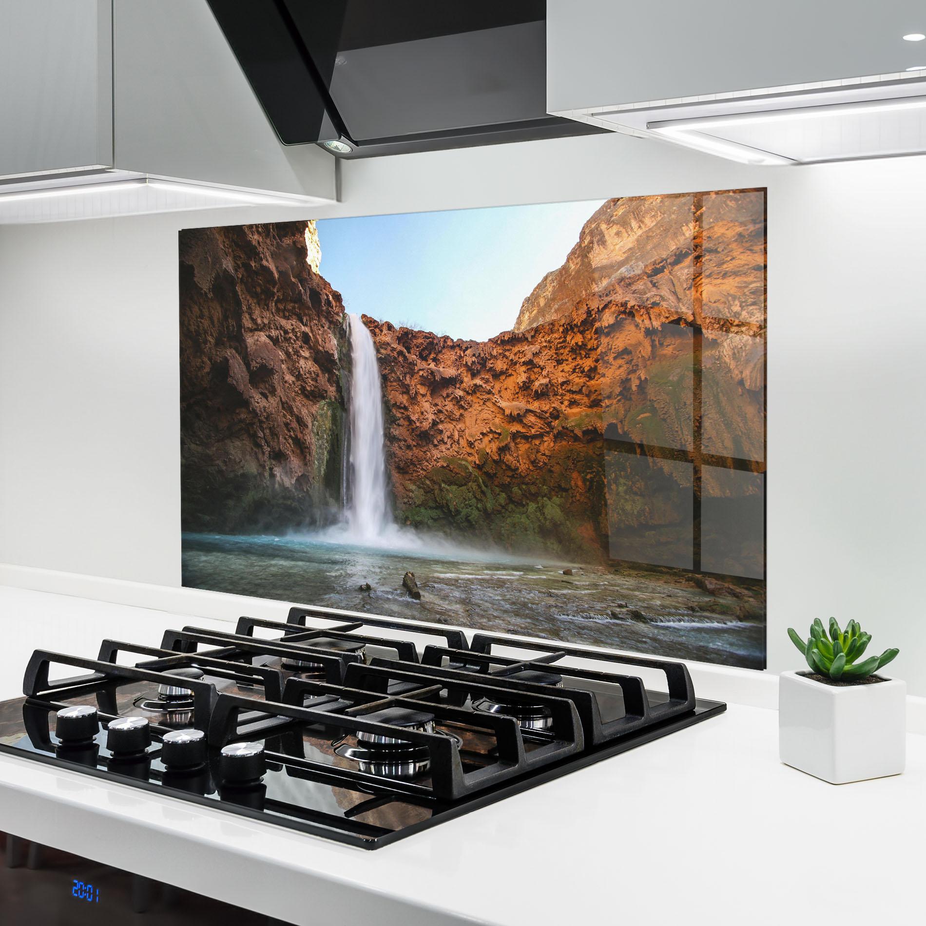 Küchenrückwand Glas Orange Wall Waterfall mockup 6