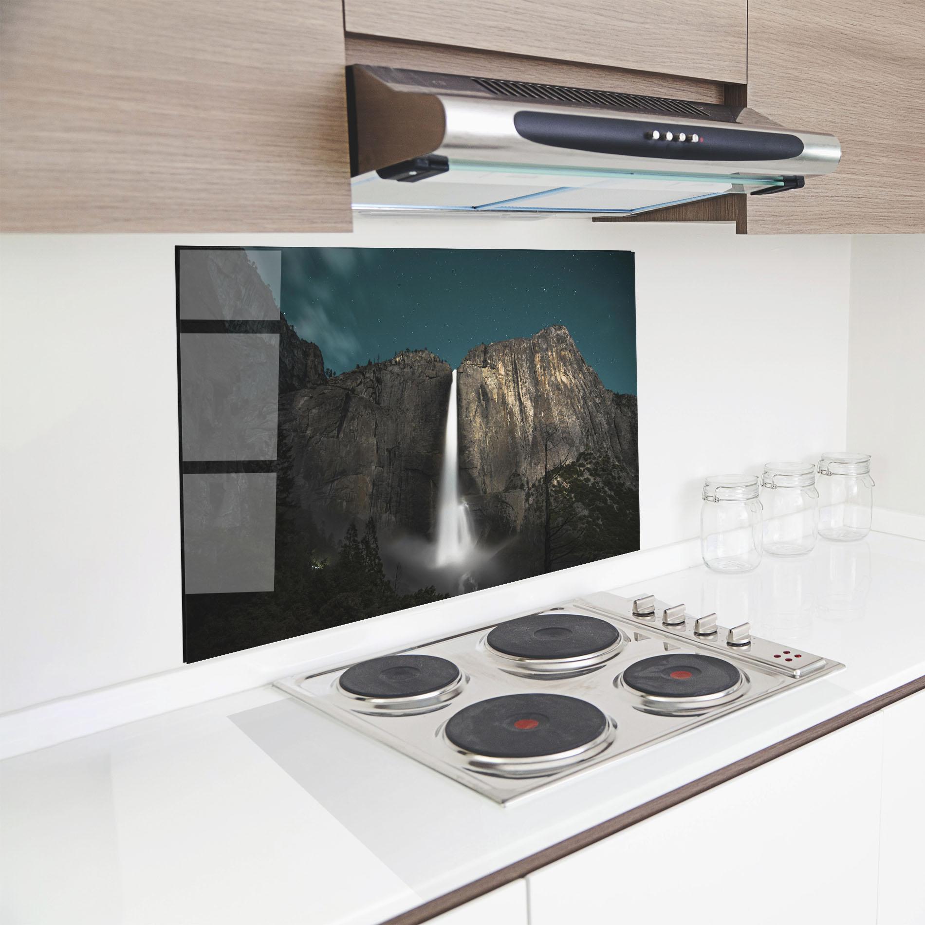 Küchenrückwand Glas Dark Blue Sky Waterfall mockup 8
