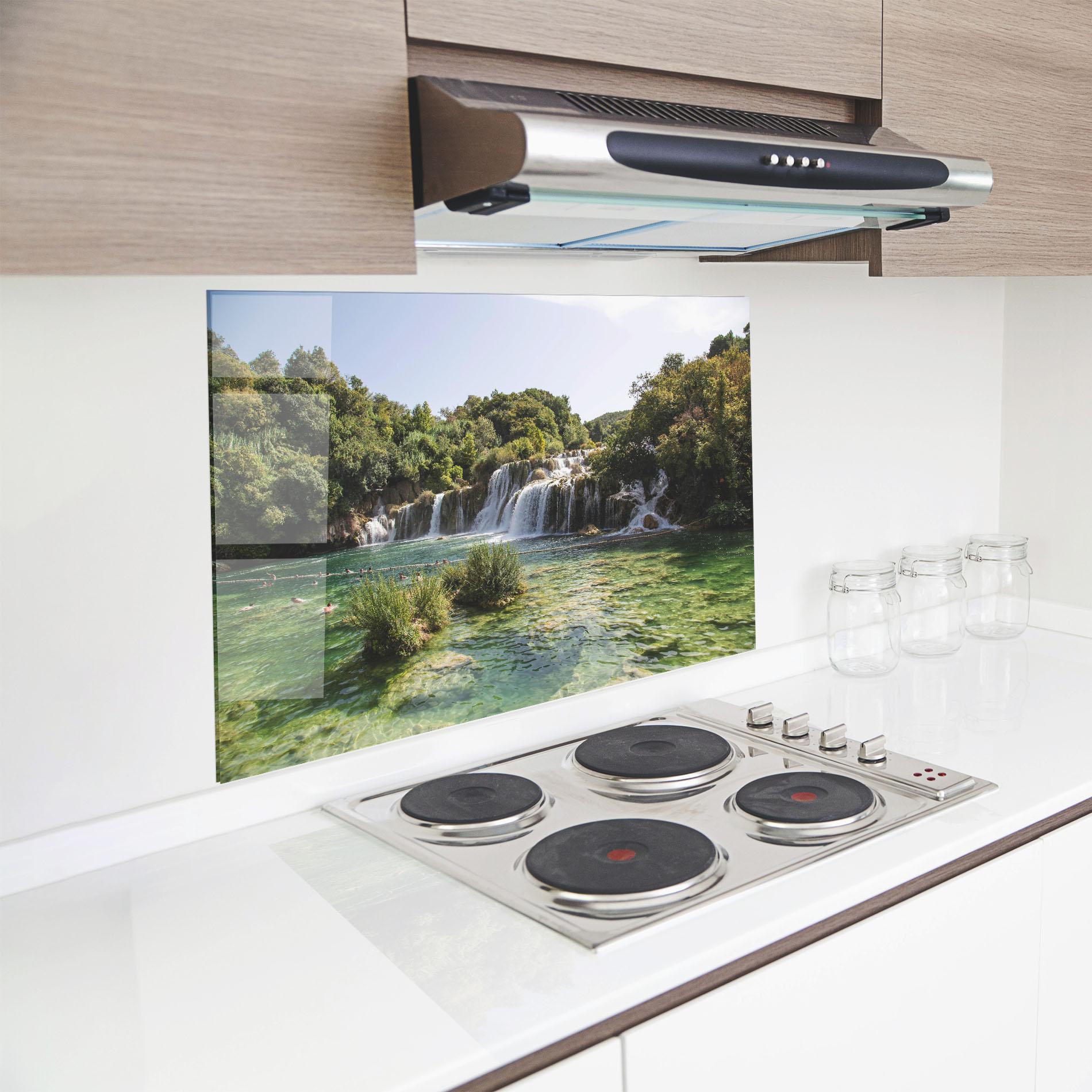 Küchenrückwand Glas Green Waterfall mockup 8