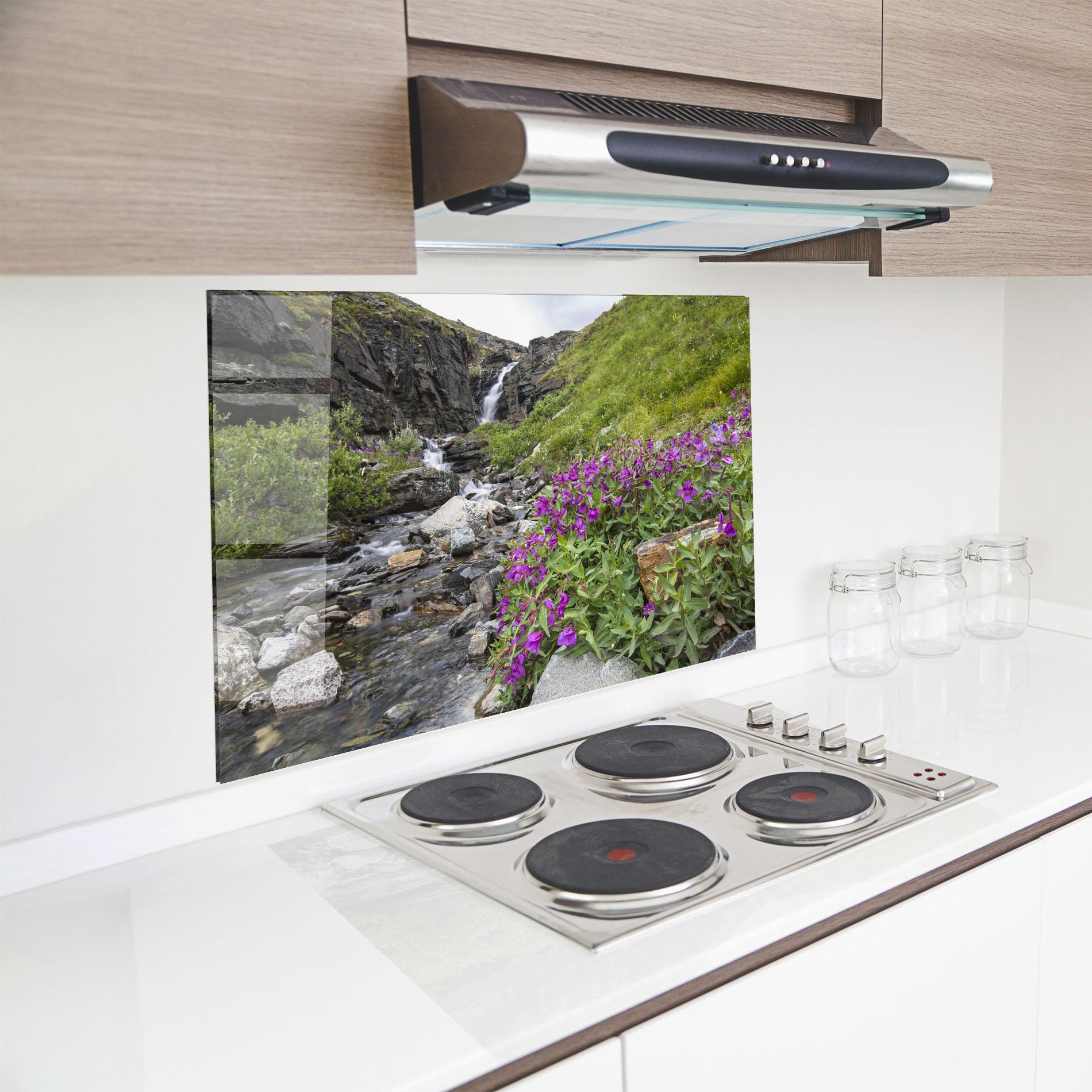 Küchenrückwand Glas Purple Flowers Waterfall mockup 8