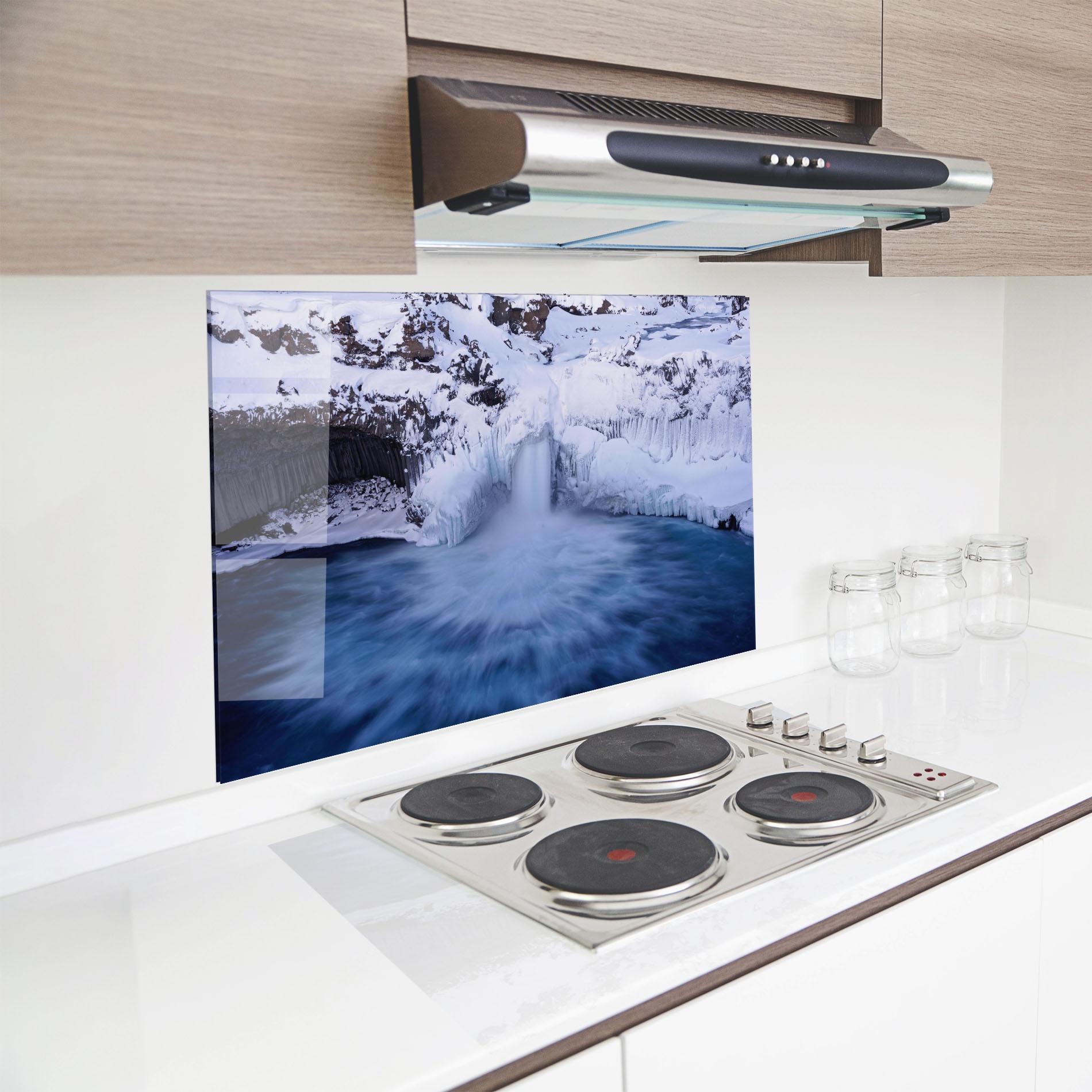 Küchenrückwand Glas Snow Waterfall mockup 8