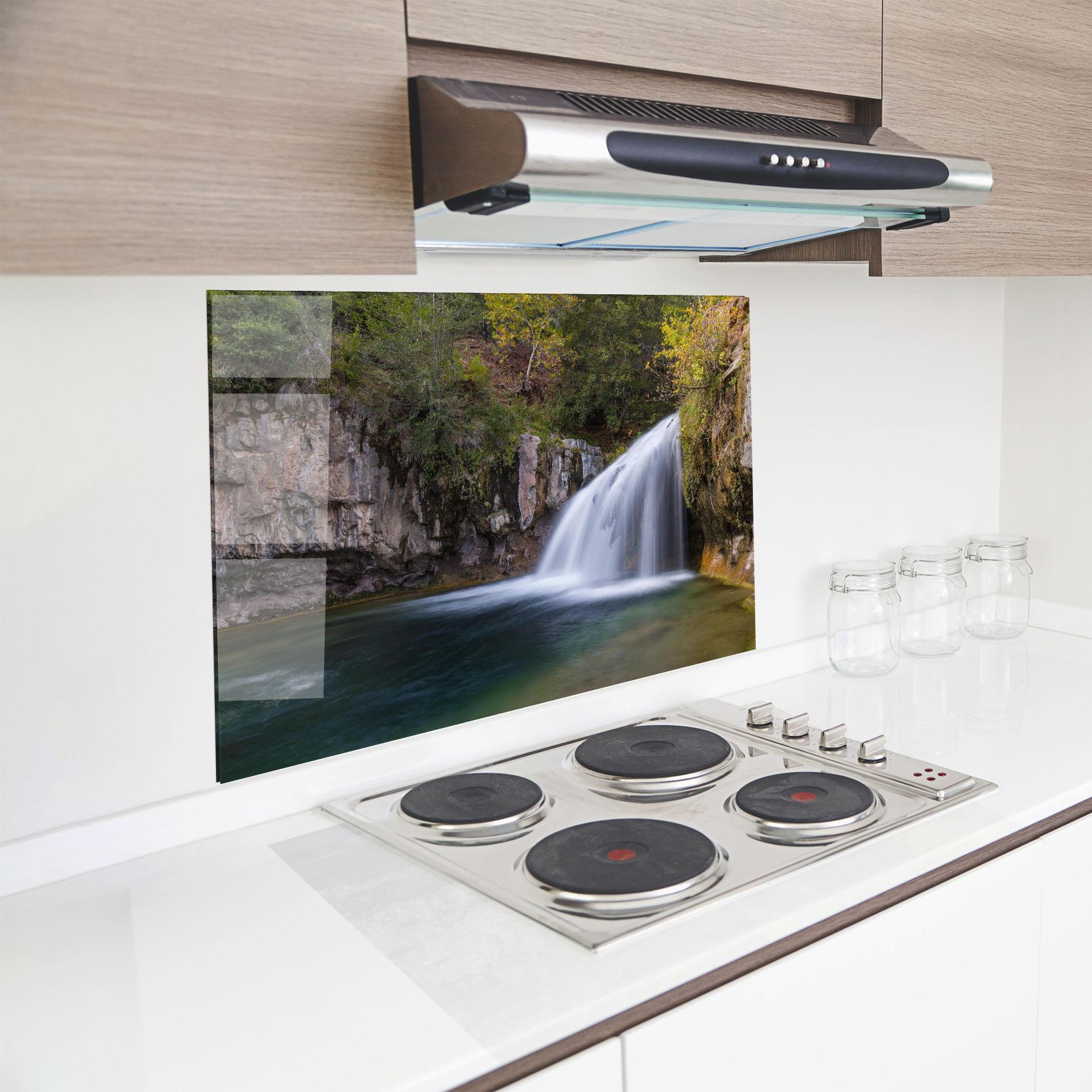 Küchenrückwand Glas White Waterfall mockup 8