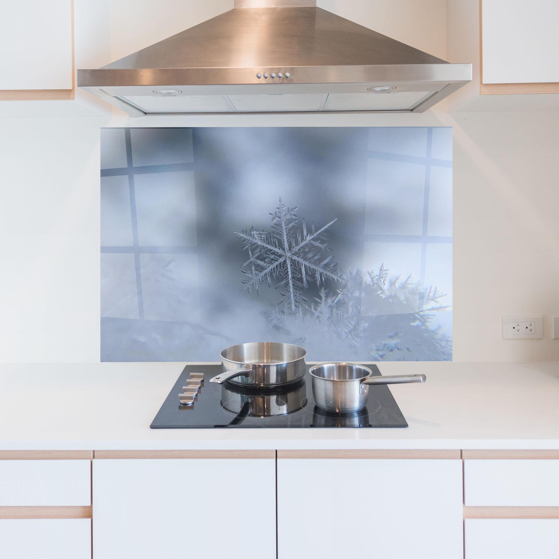 Küchenrückwand Glas Pretty Snowflake mockup 5