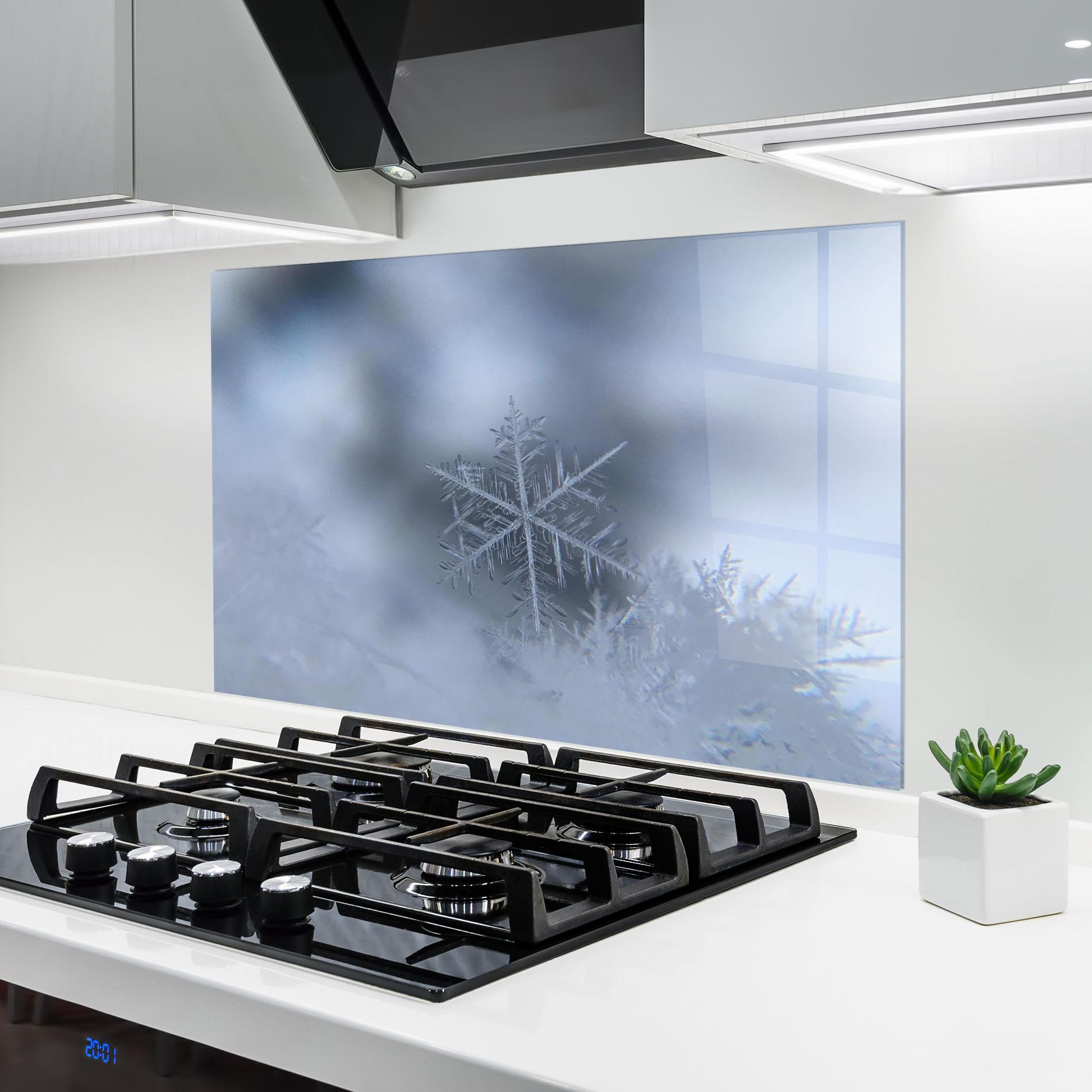 Küchenrückwand Glas Pretty Snowflake mockup 6