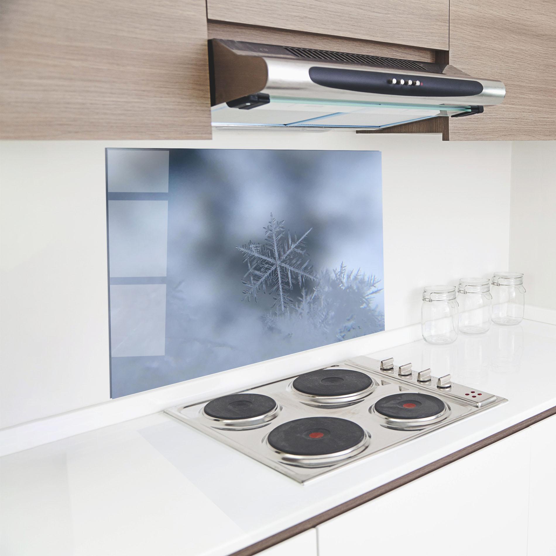 Küchenrückwand Glas Pretty Snowflake mockup 8